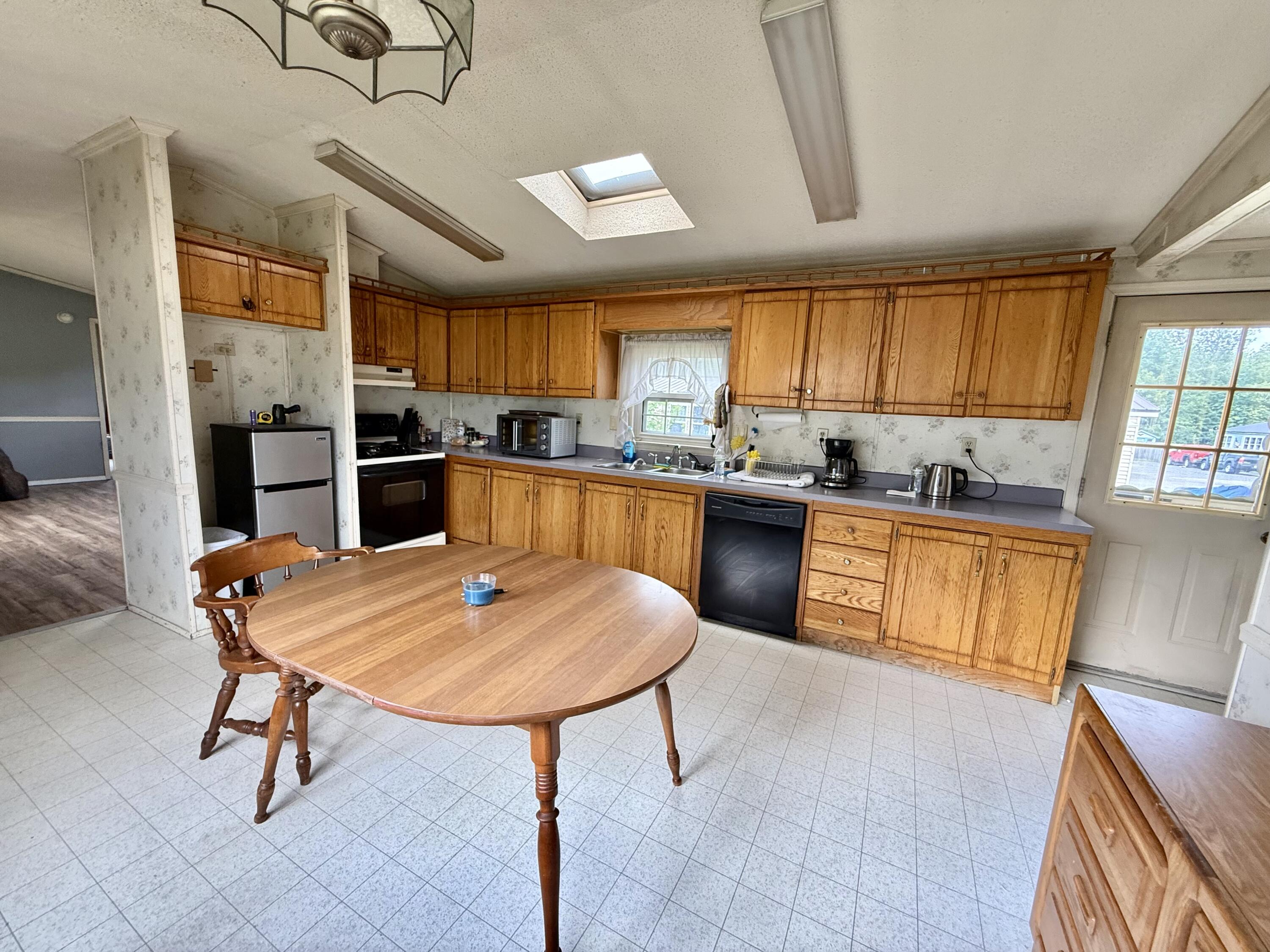413 Kelley Mobile Homes Park Property Photo 10