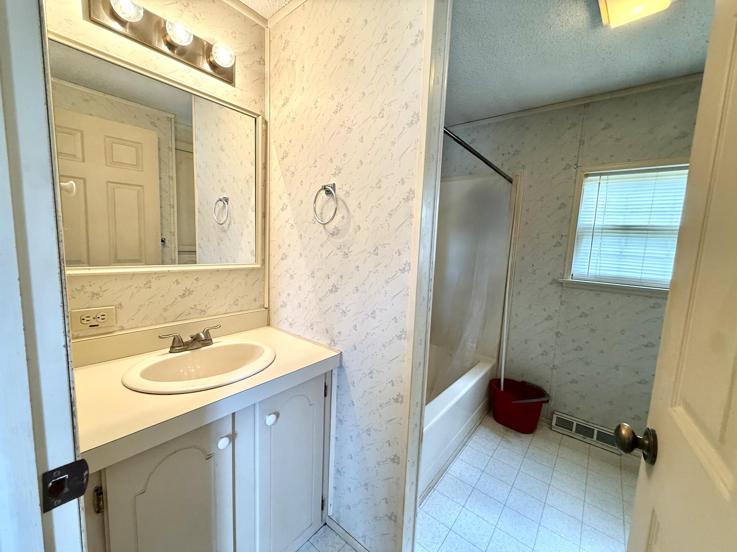 413 Kelley Mobile Homes Park Property Photo 11