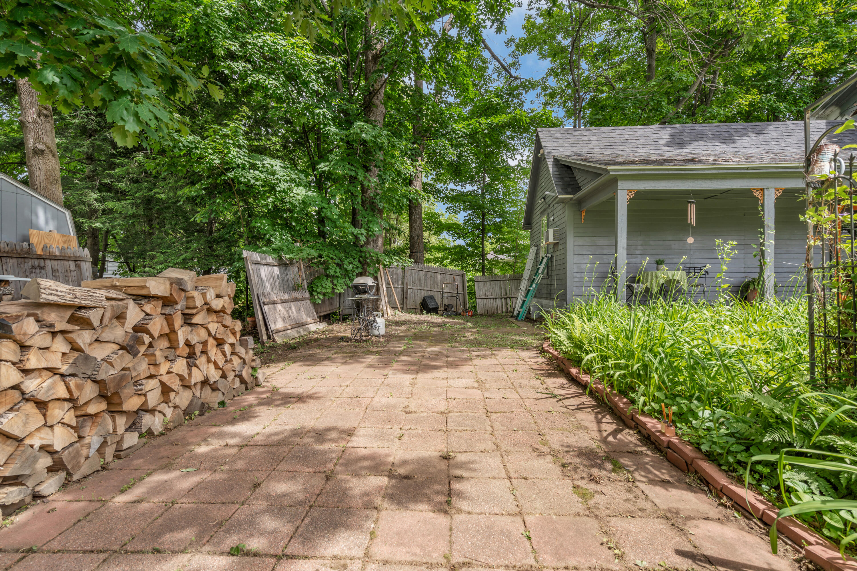 213 S Main Street Property Photo 6