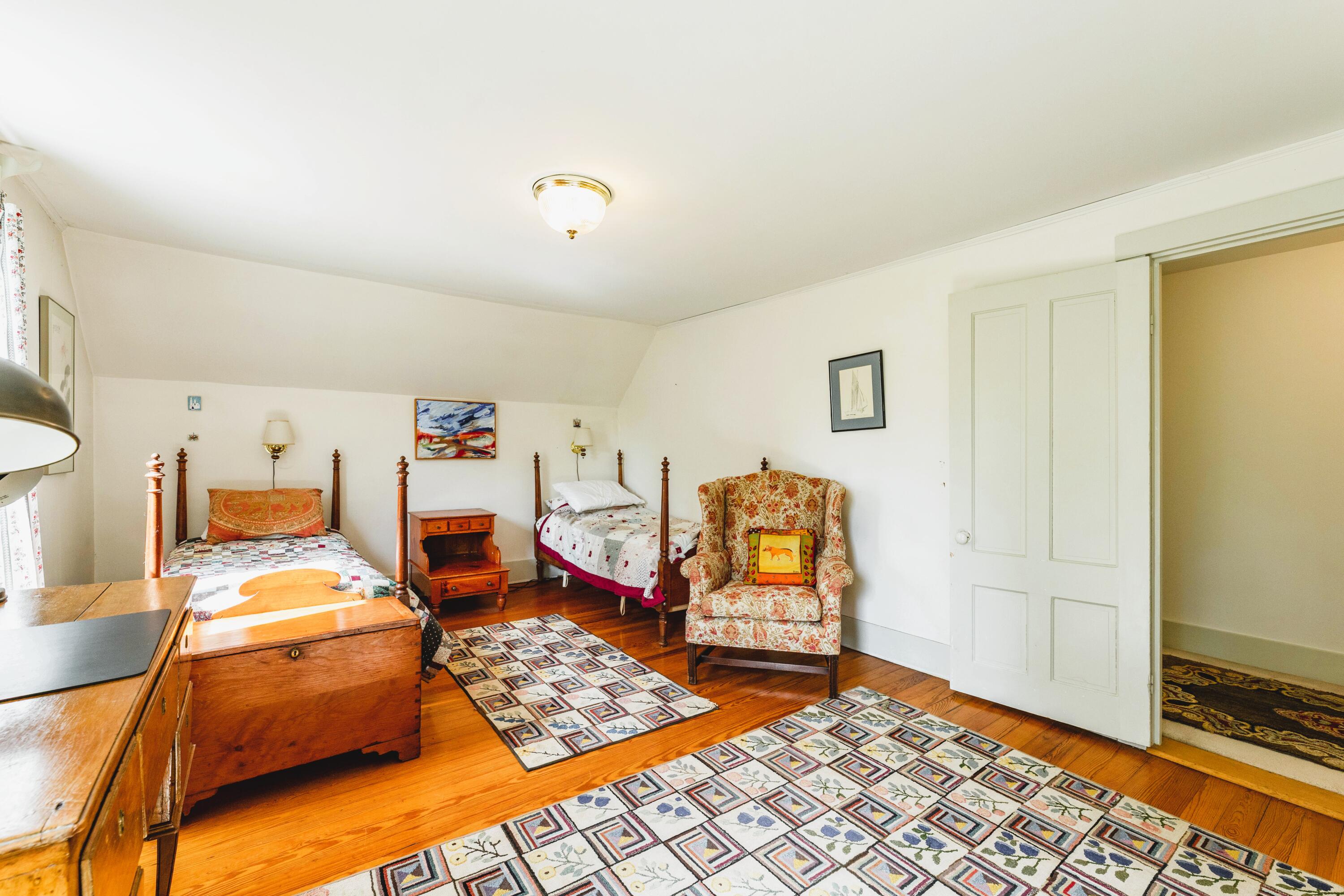 29 Spruce Street Property Photo 8