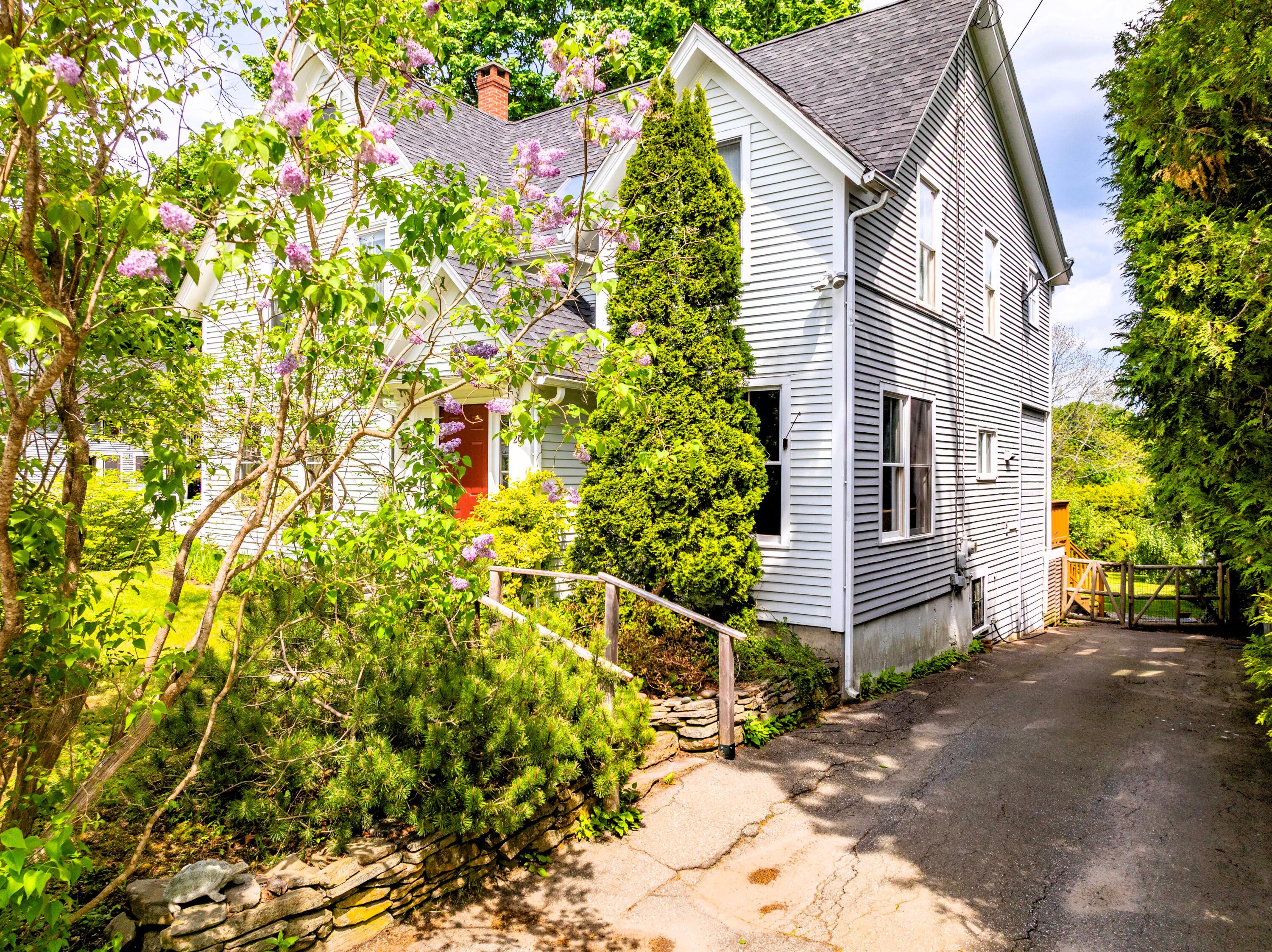 29 Spruce Street Property Photo 11