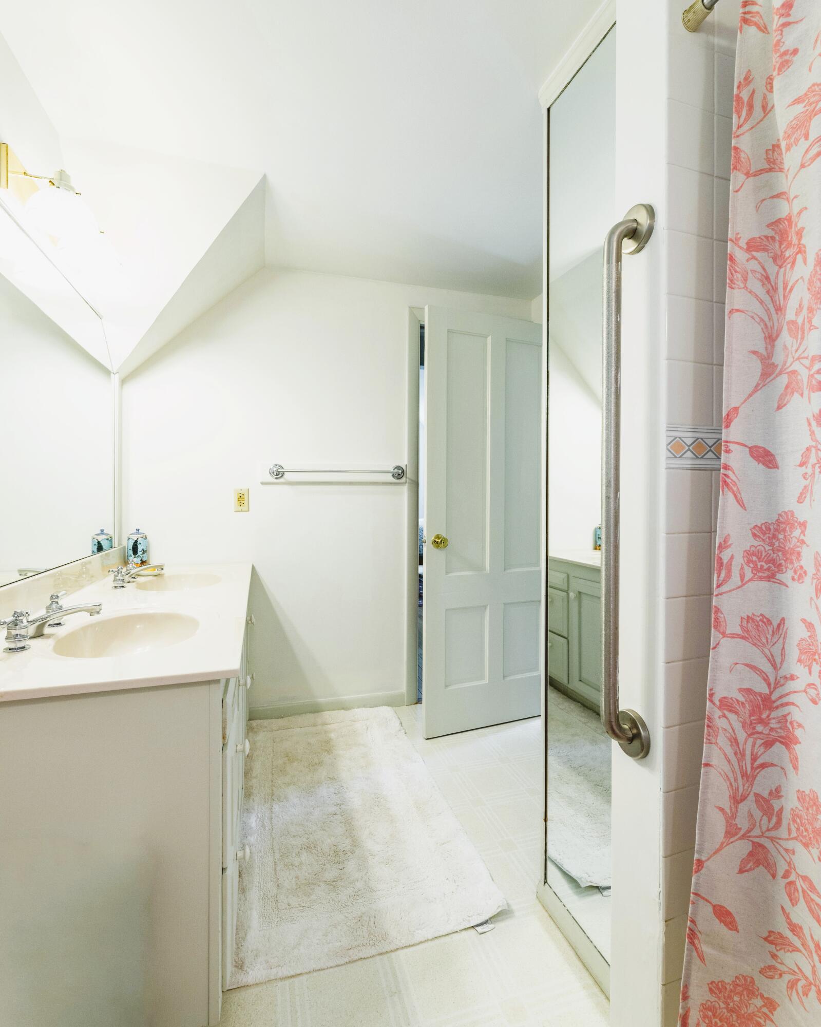 29 Spruce Street Property Photo 42