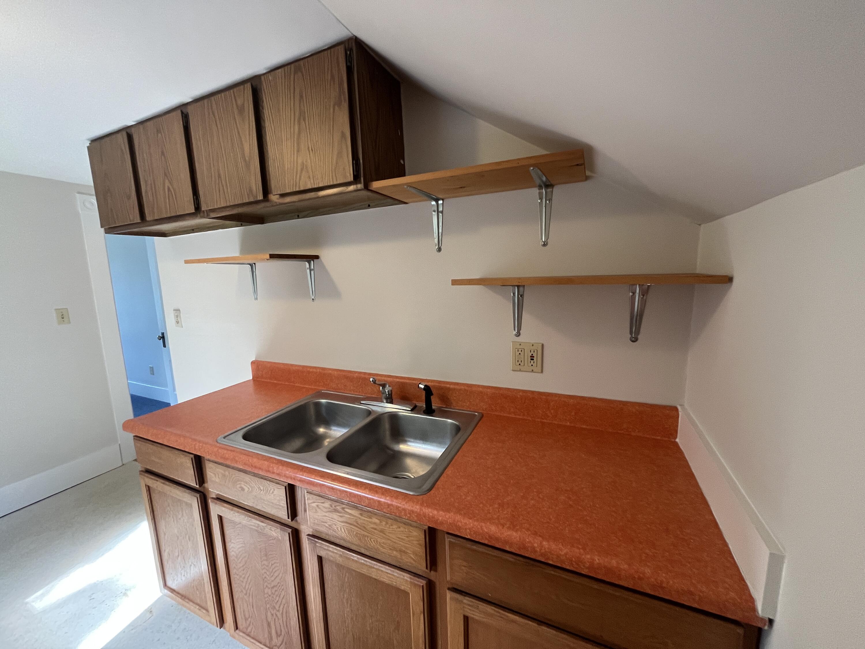1032 Commercial Street Property Photo 6