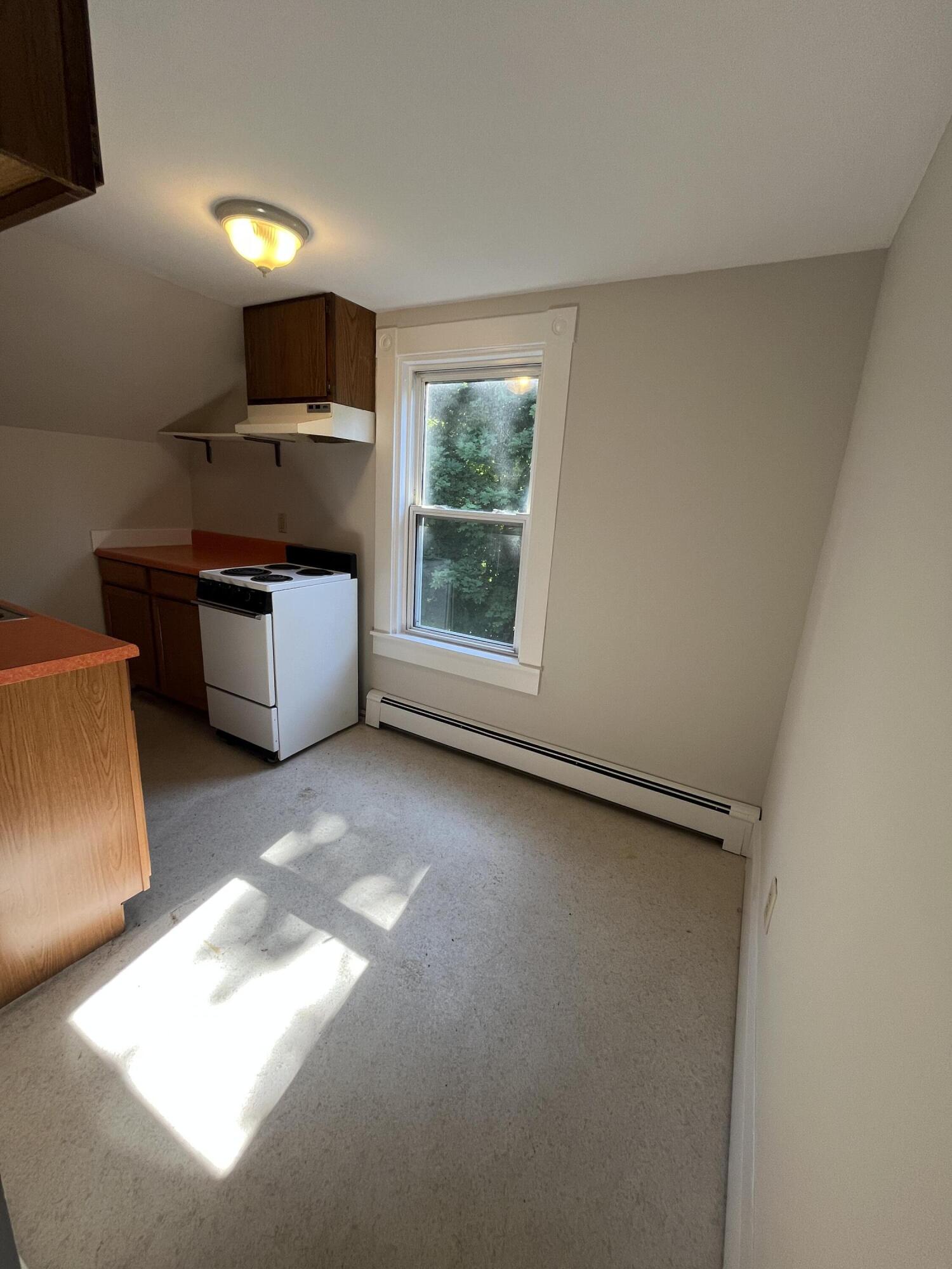 1032 Commercial Street Property Photo 8