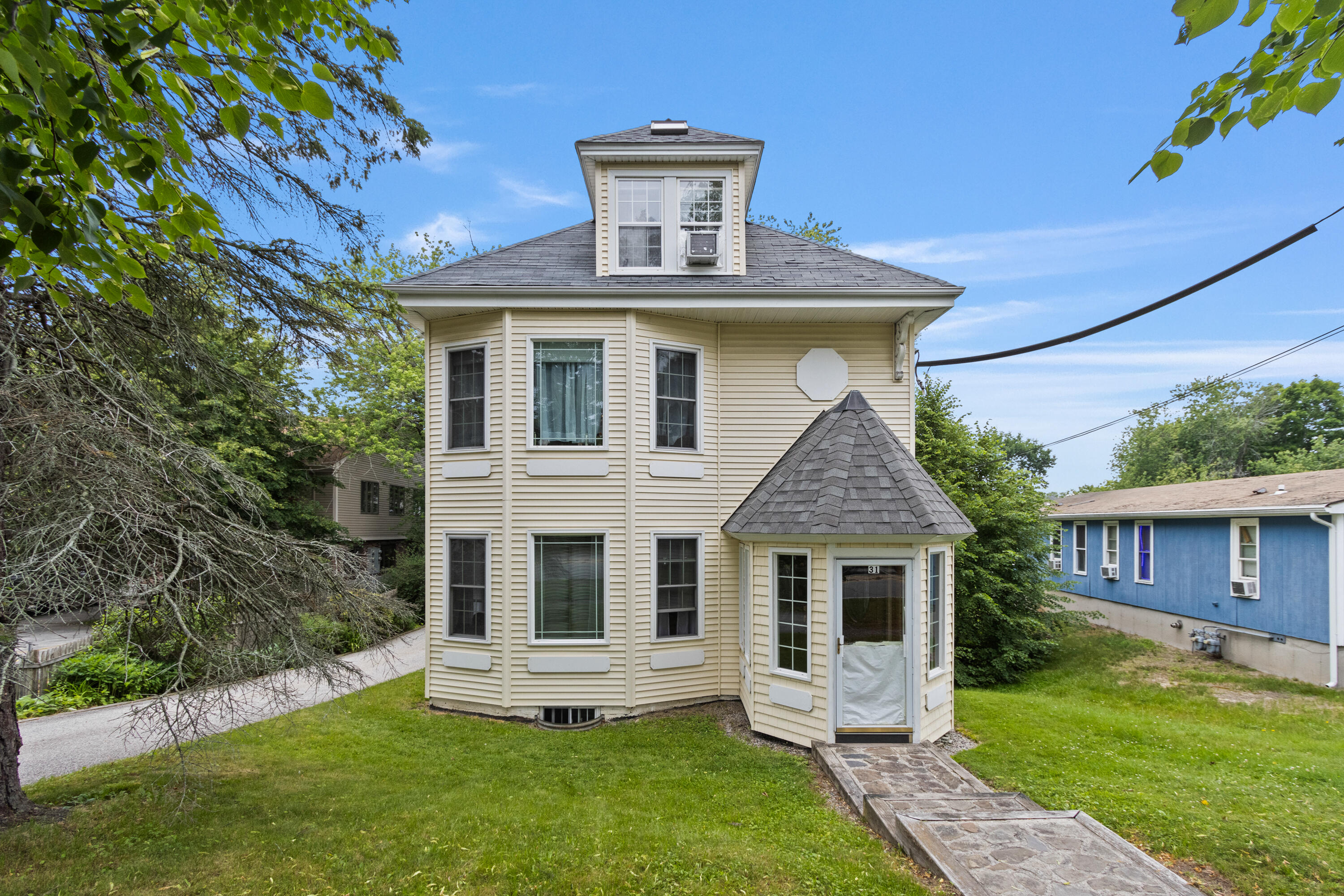 31 Bates Street Property Photo 1