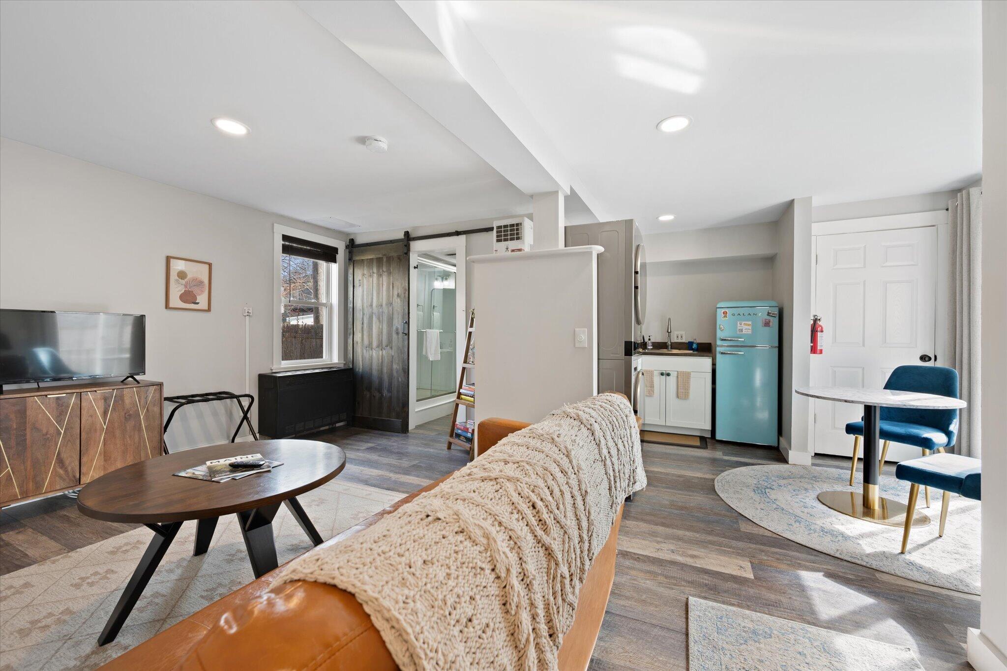 78 Ledgelawn Avenue Property Photo 22
