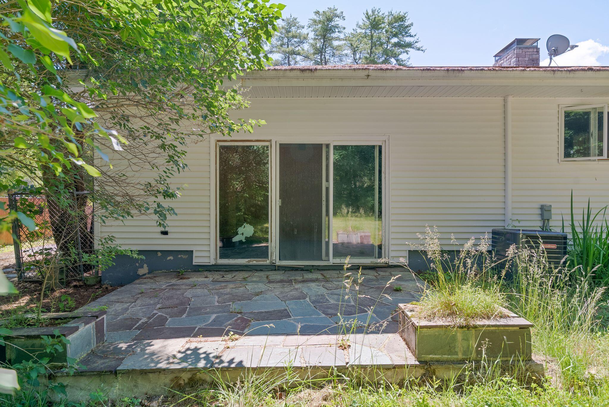 52 Robinson Gardens Property Photo 31
