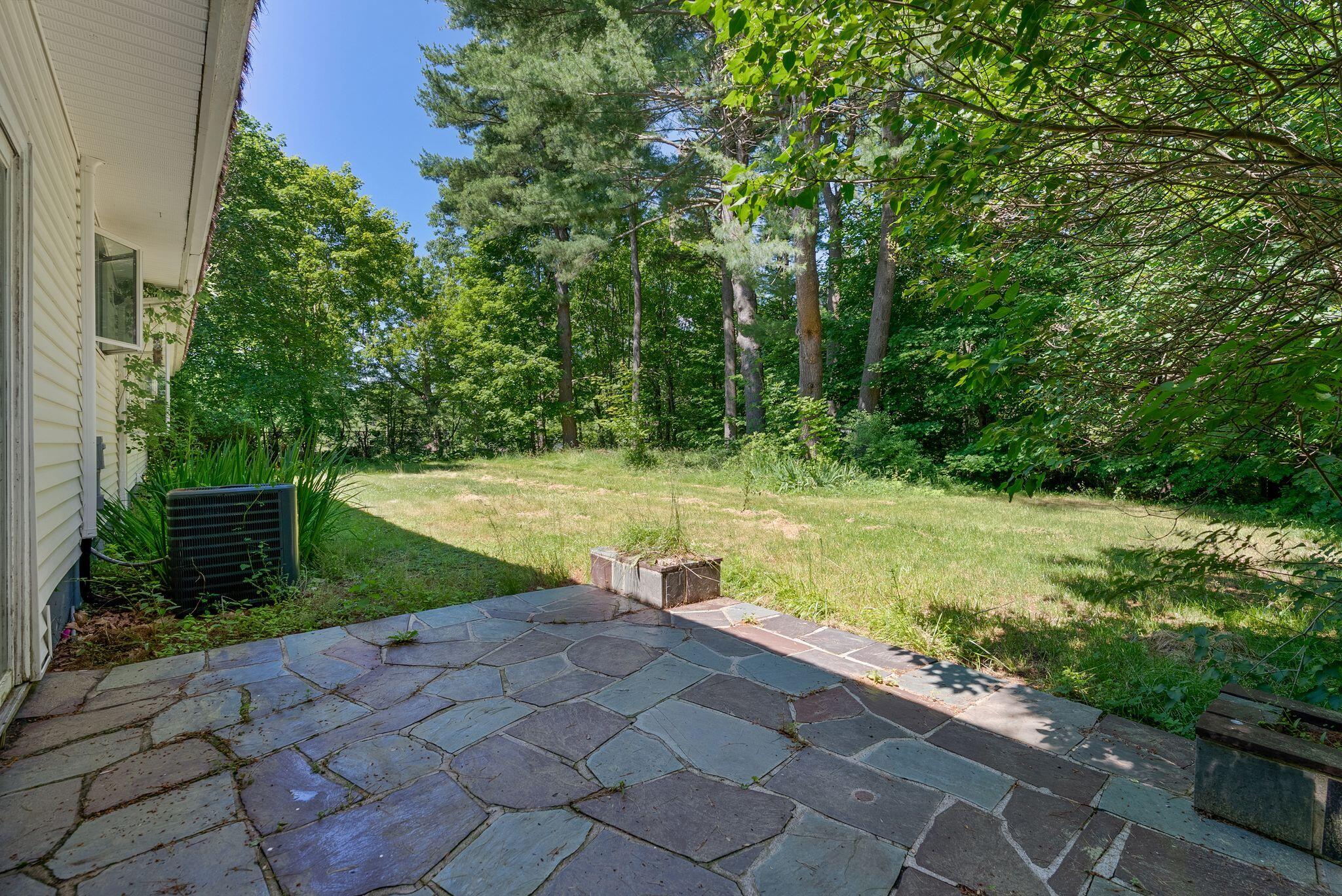 52 Robinson Gardens Property Photo 32