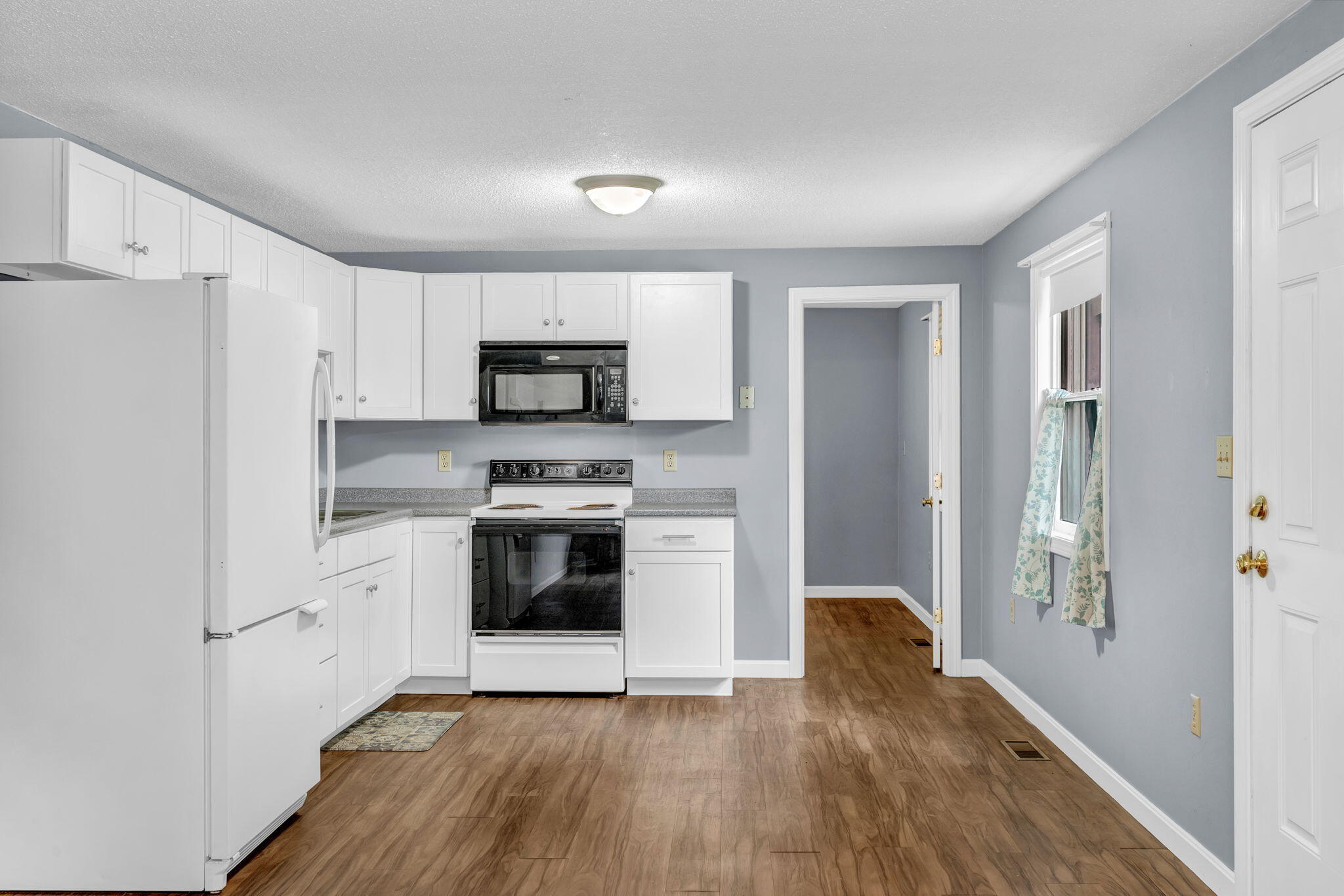 85 Main Street Property Photo 3
