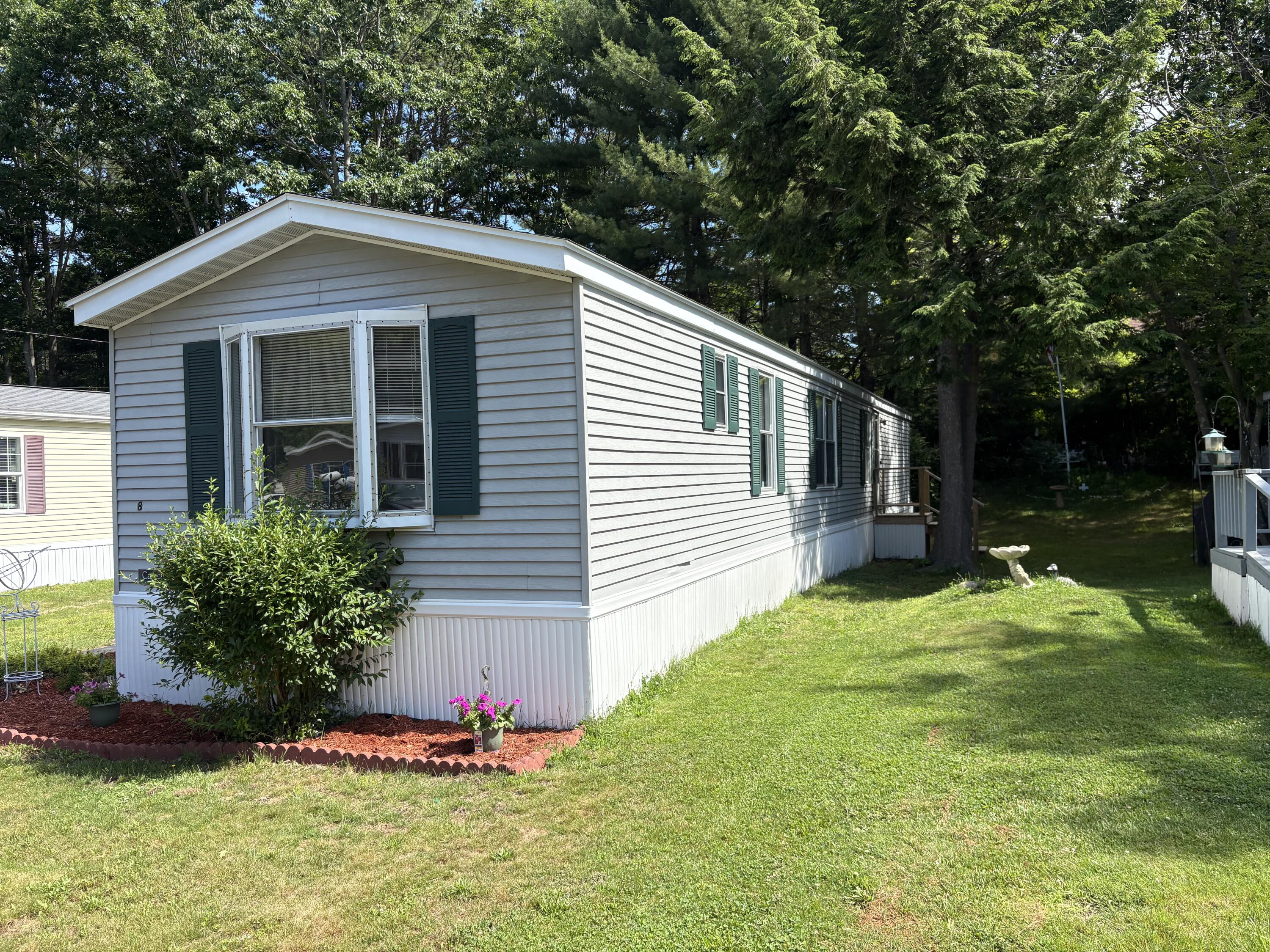 8 Mayflower Drive Property Photo 2