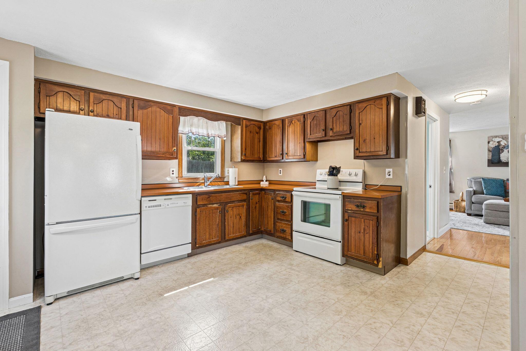 38 Greenfield Lane Property Photo 11