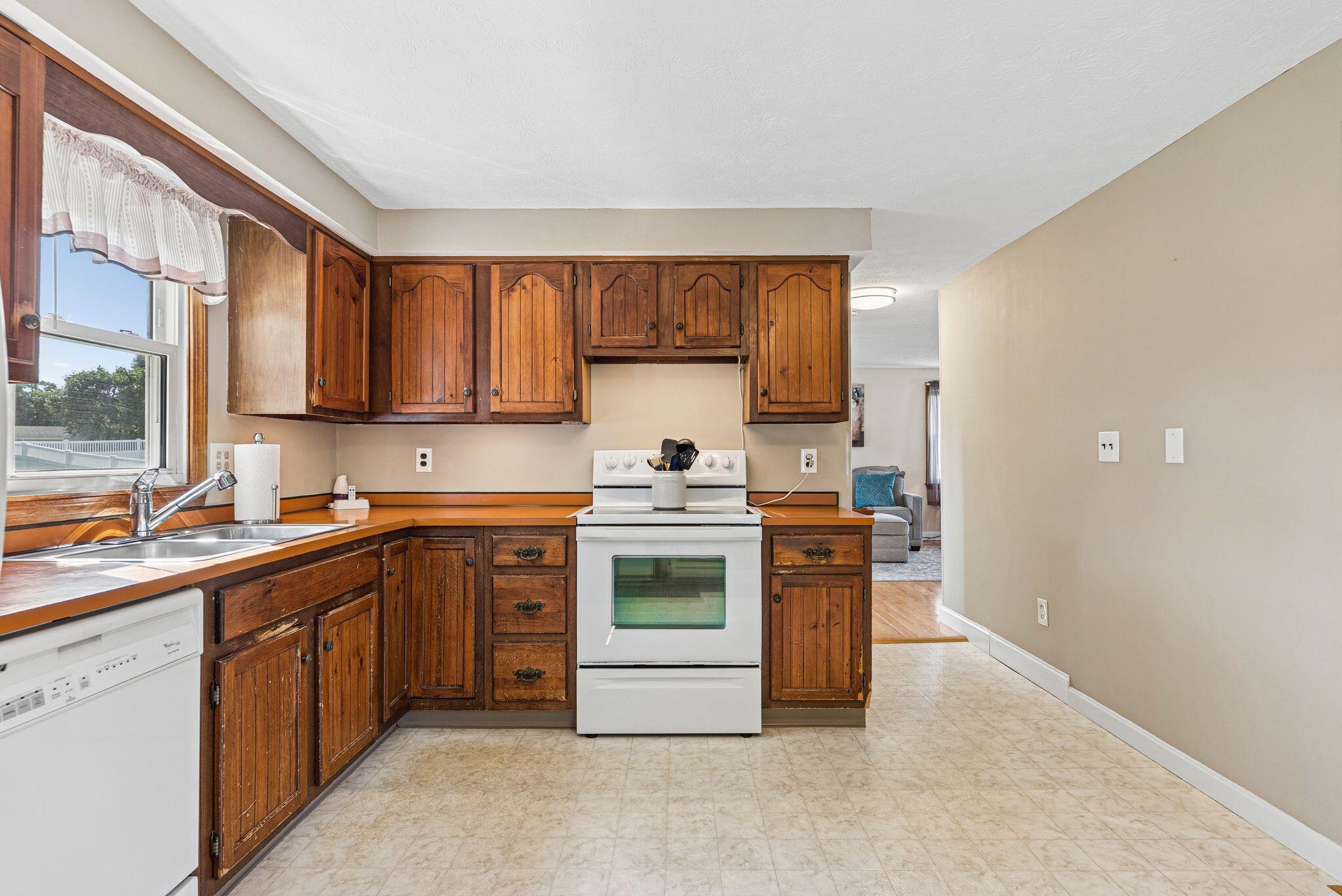 38 Greenfield Lane Property Photo 12