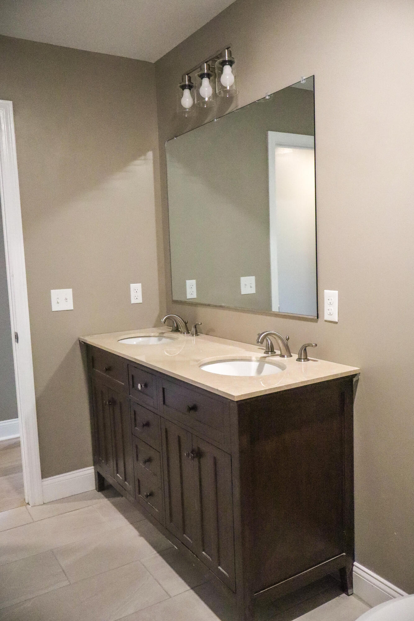 14 Jordan Lane Property Photo 19