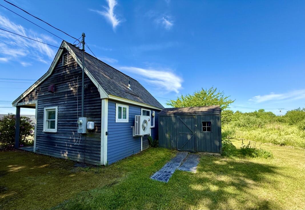 90 Searsport Avenue Property Photo 14