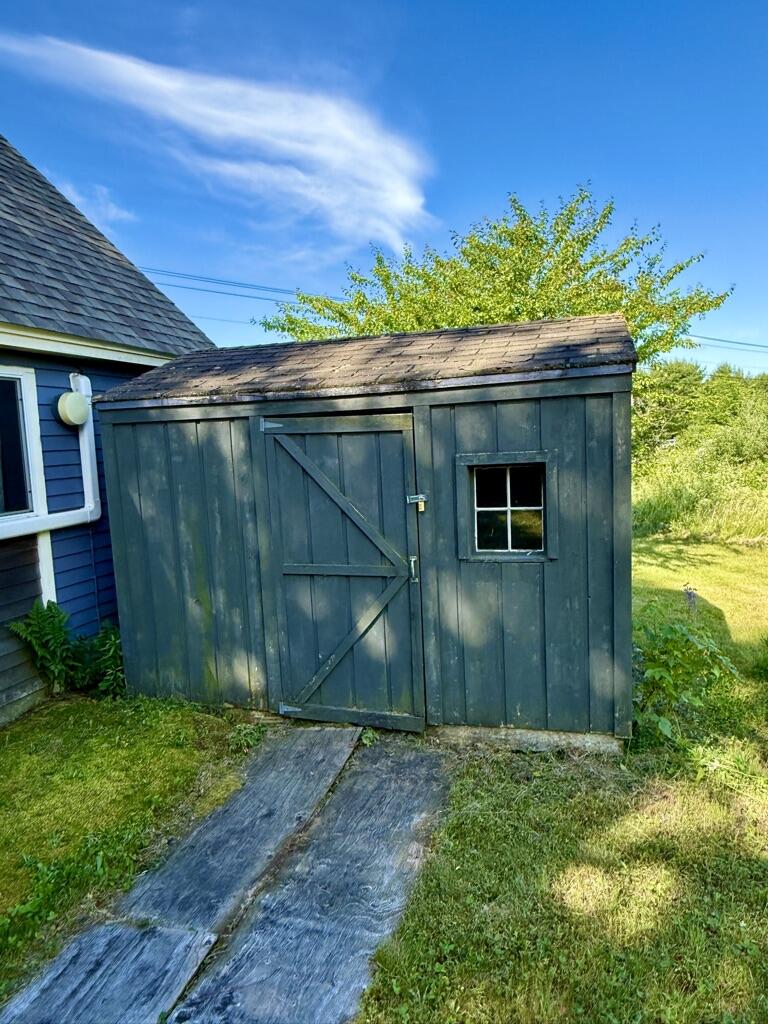 90 Searsport Avenue Property Photo 25