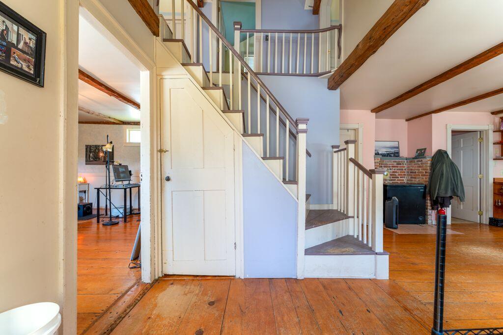 4 Back Hill Street Property Photo 8