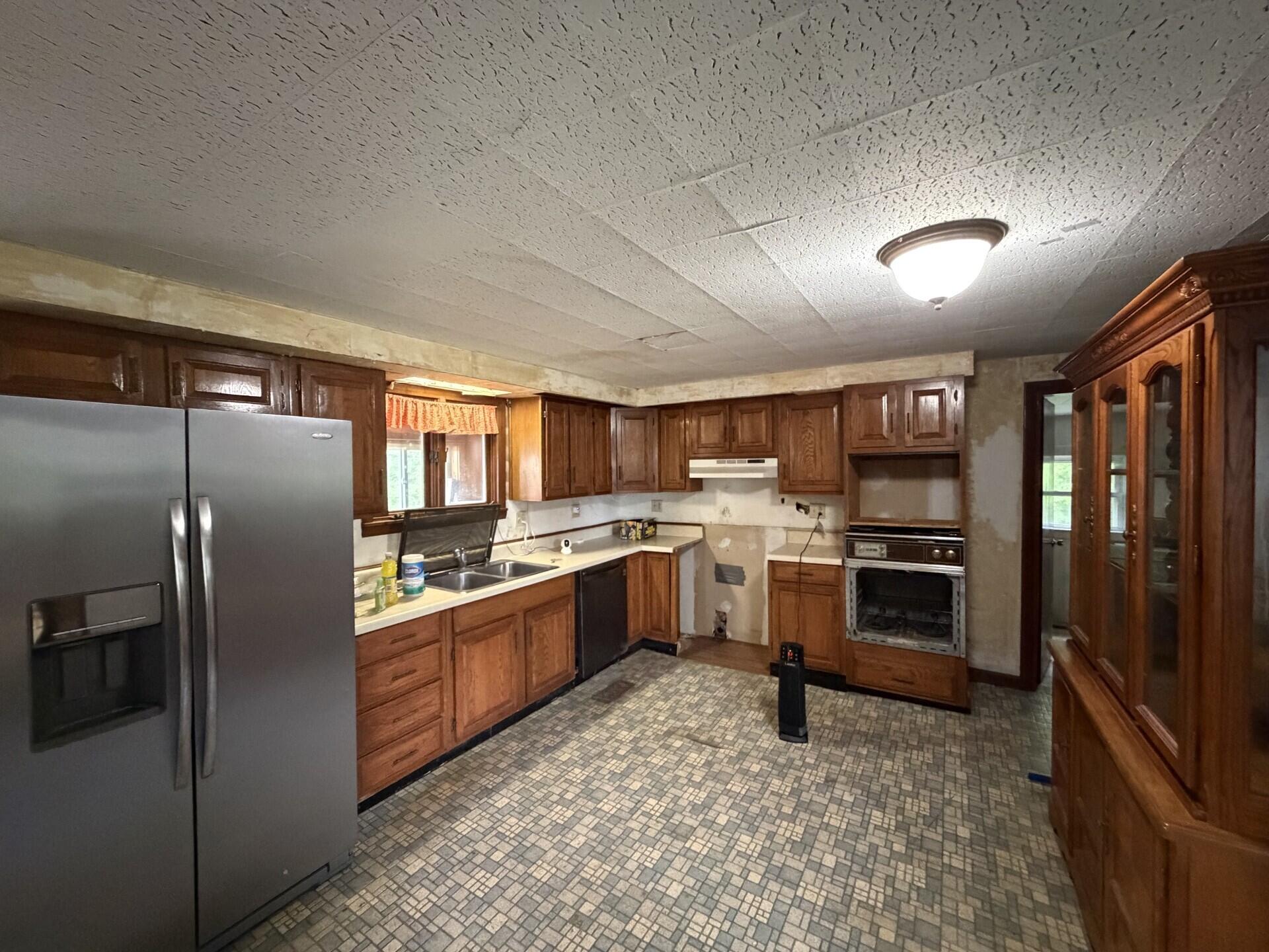 25 Robinson Road Property Photo 4