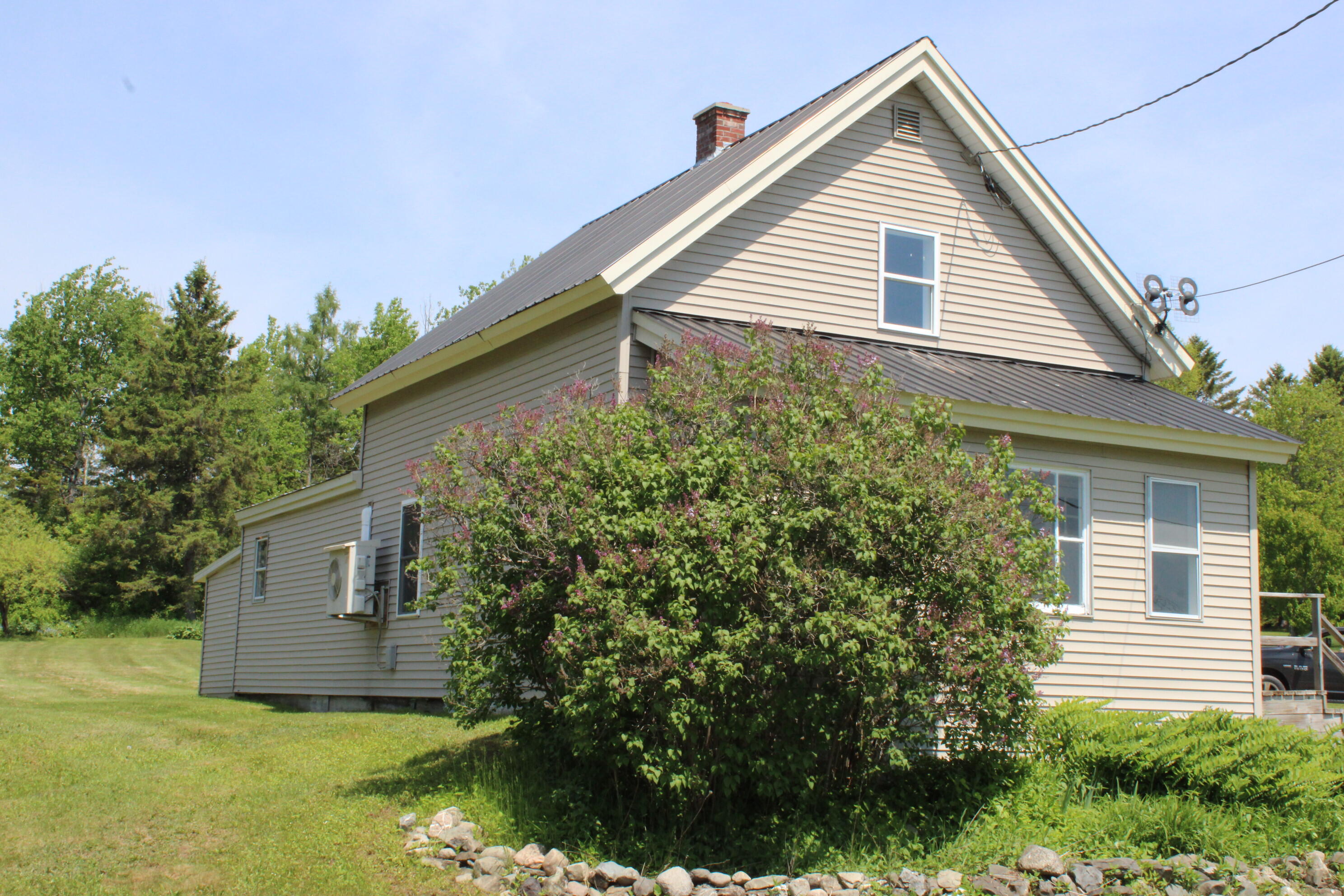 147 Washburn Street Property Photo 4
