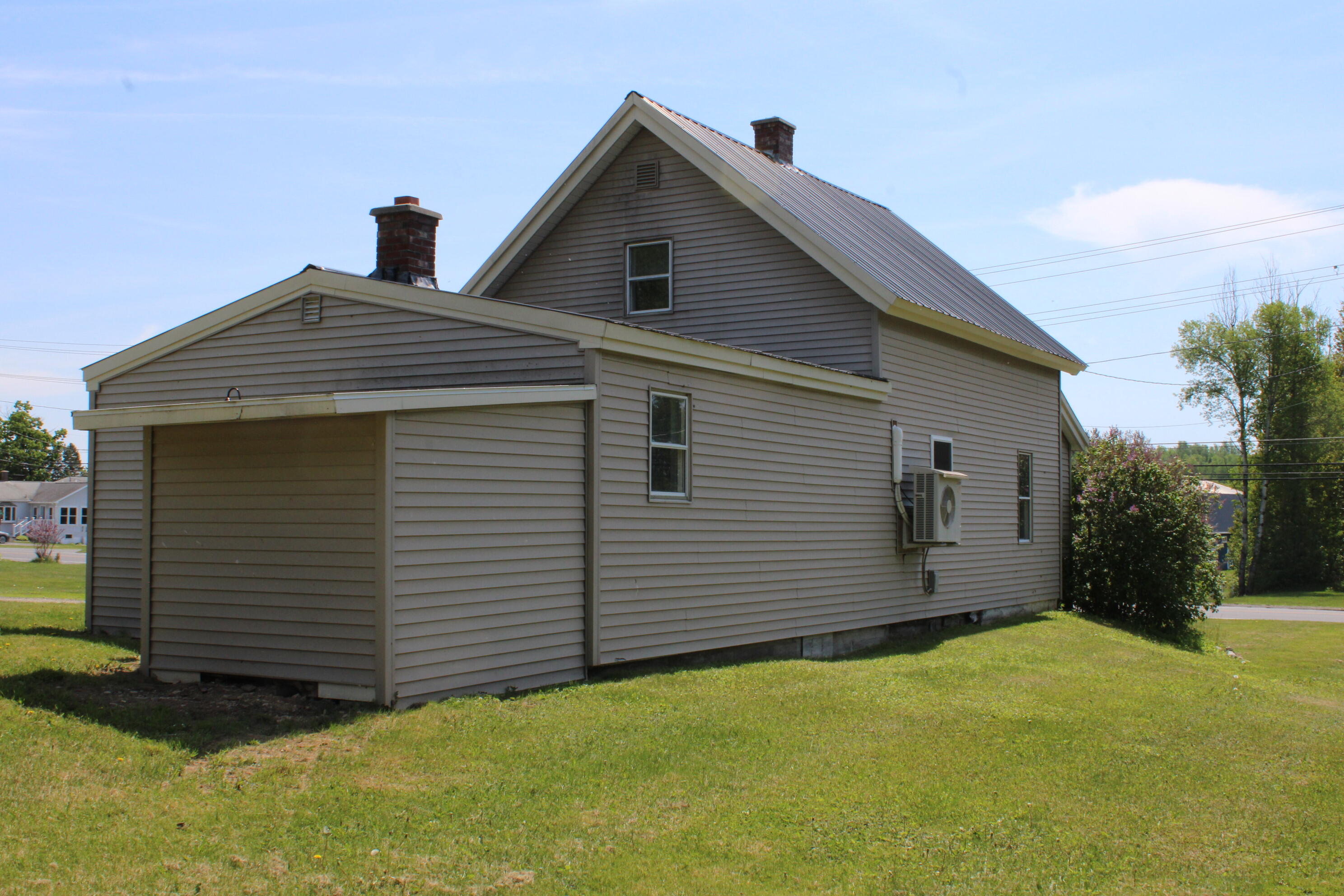 147 Washburn Street Property Photo 5