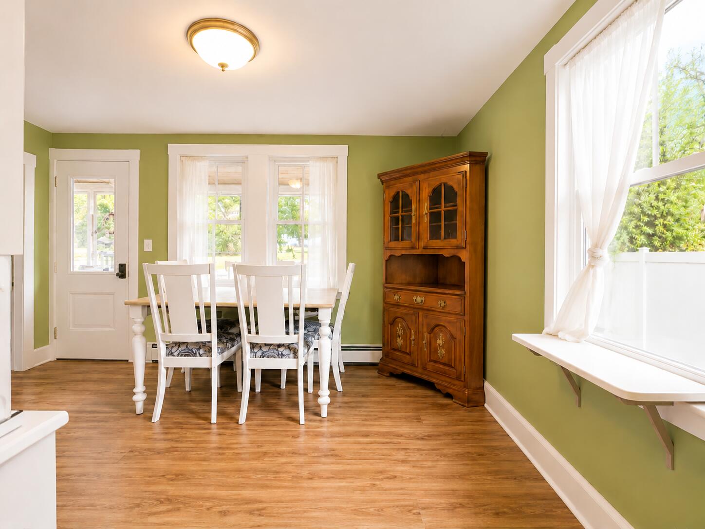 354 East Avenue Property Photo 6