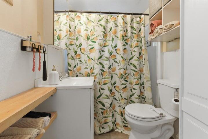 354 East Avenue Property Photo 10