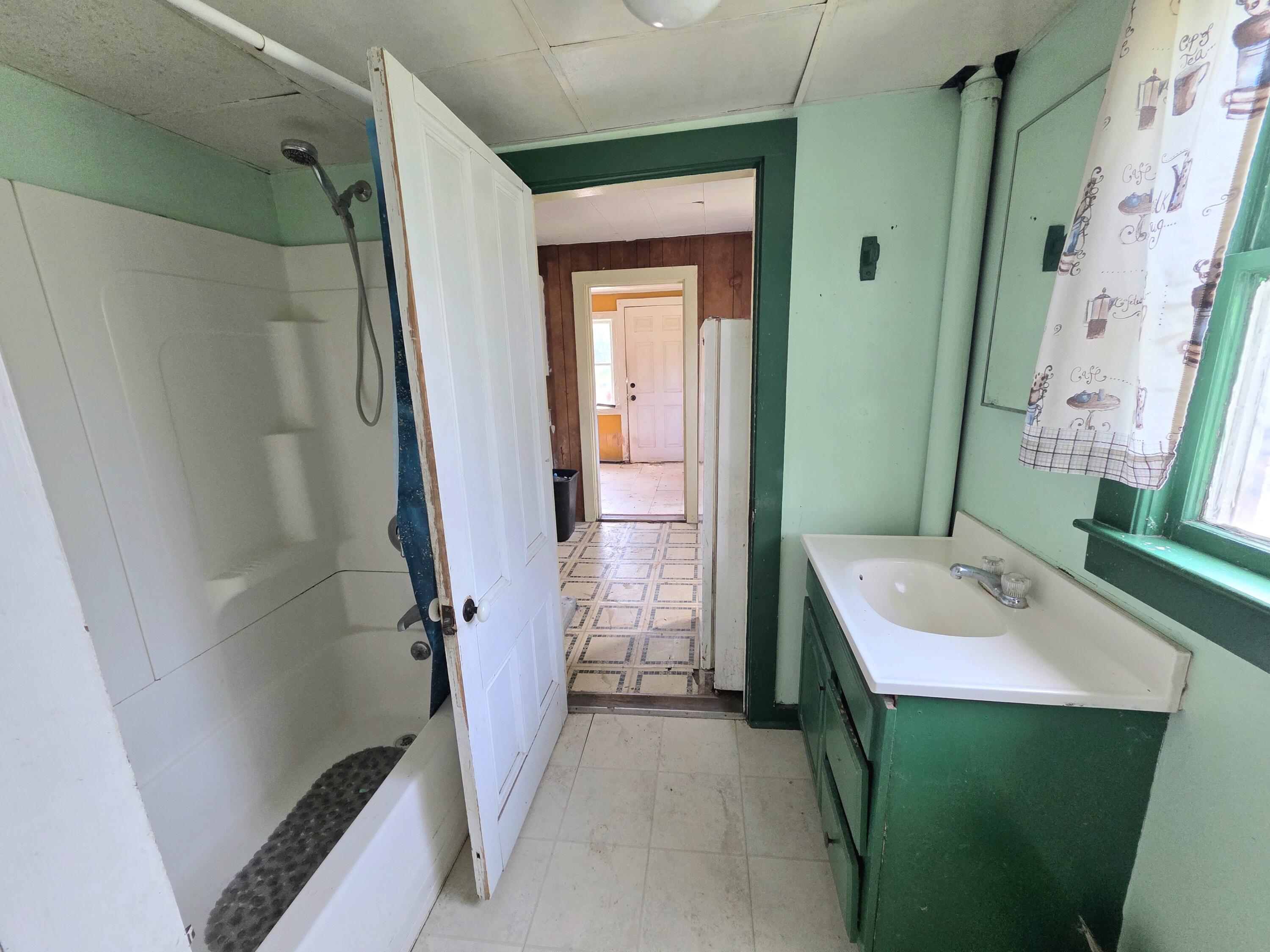 340-344 Thorsen Road Property Photo 16