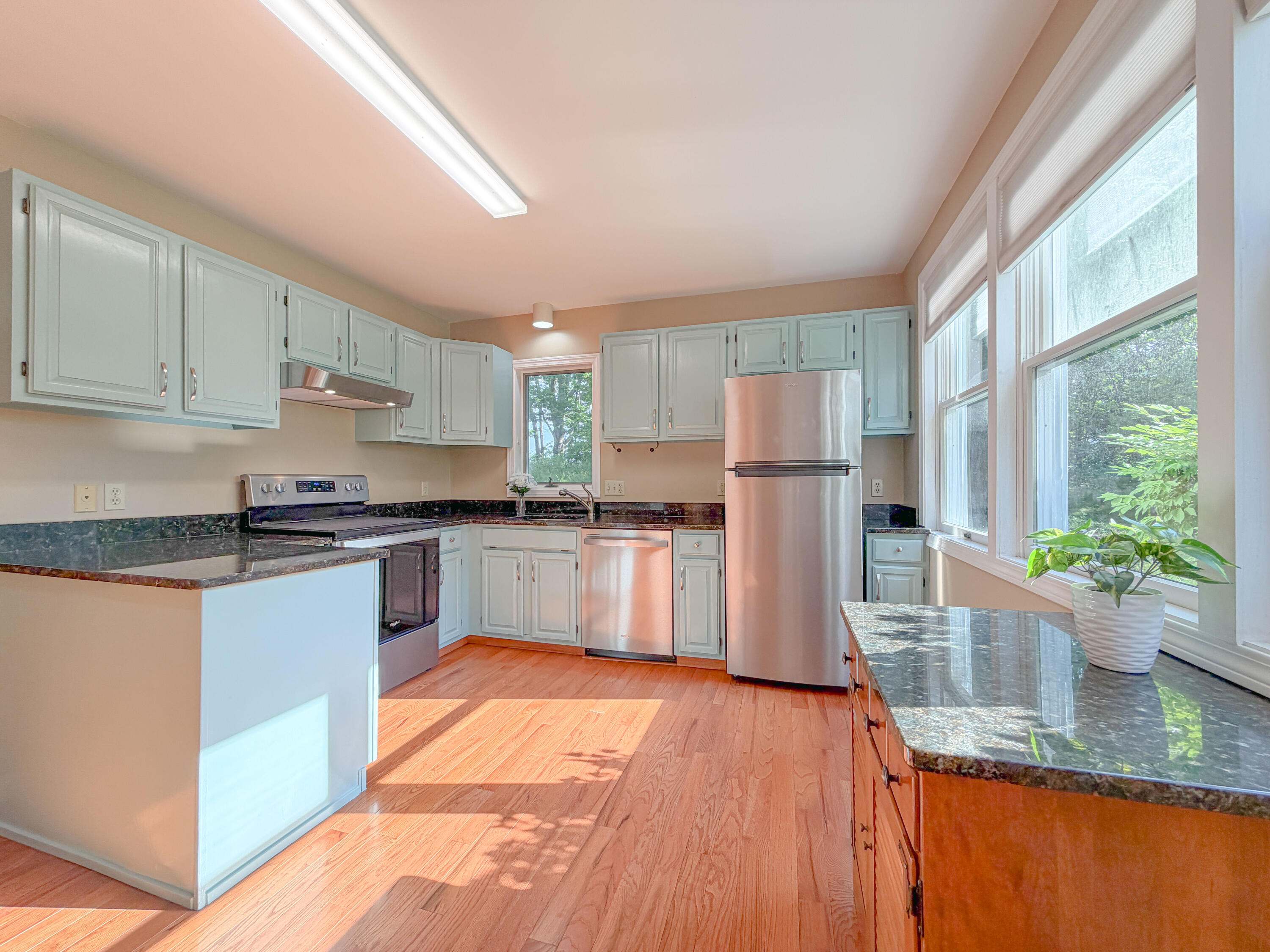 401 Brighton Avenue 7 Property Photo 10
