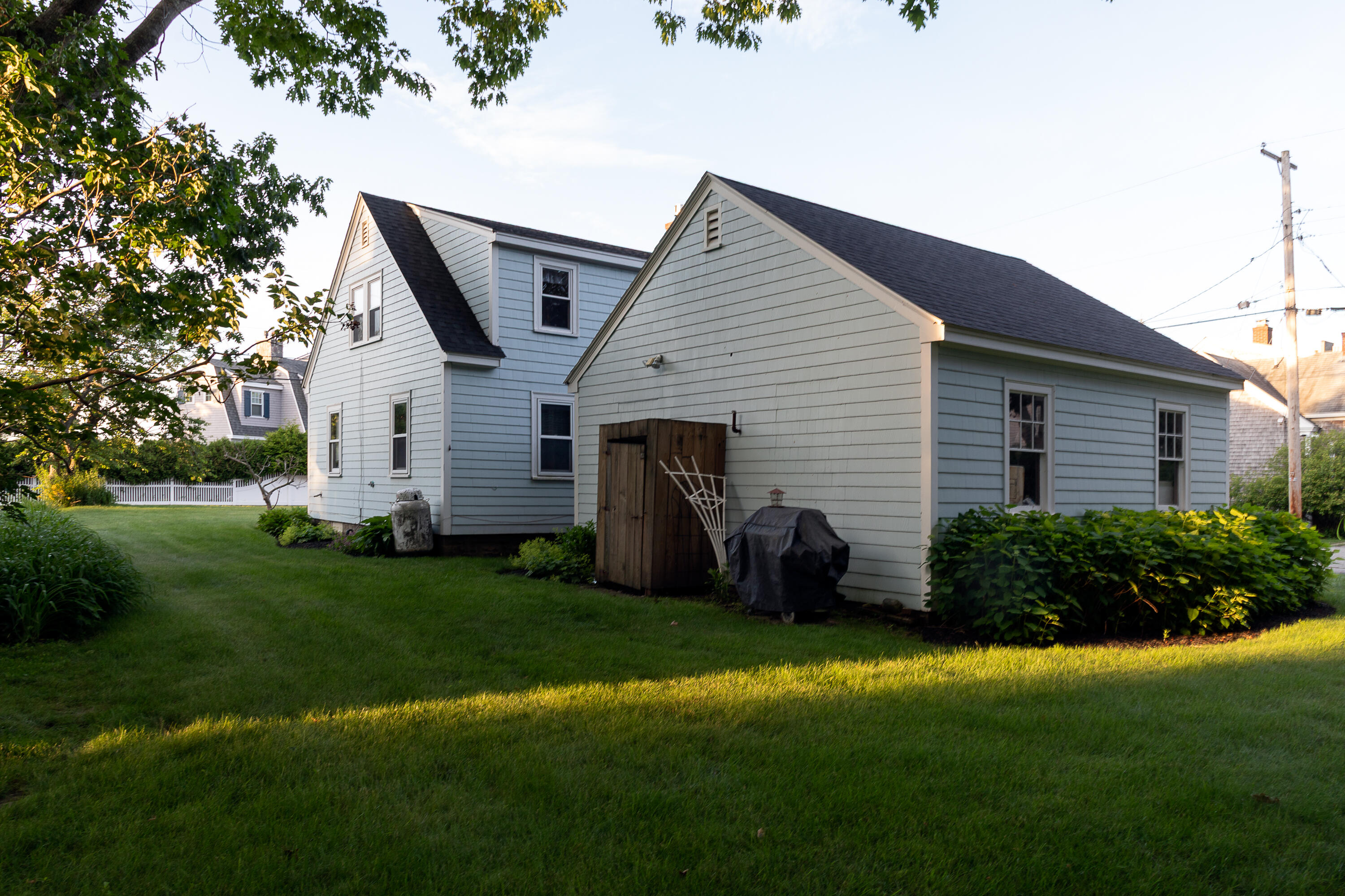 1052 Kings Highway Property Photo 3