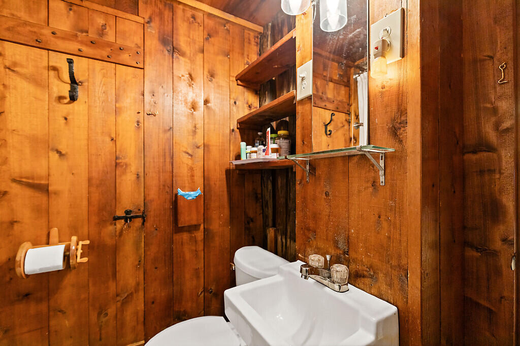 80 Park Lane Property Photo 15