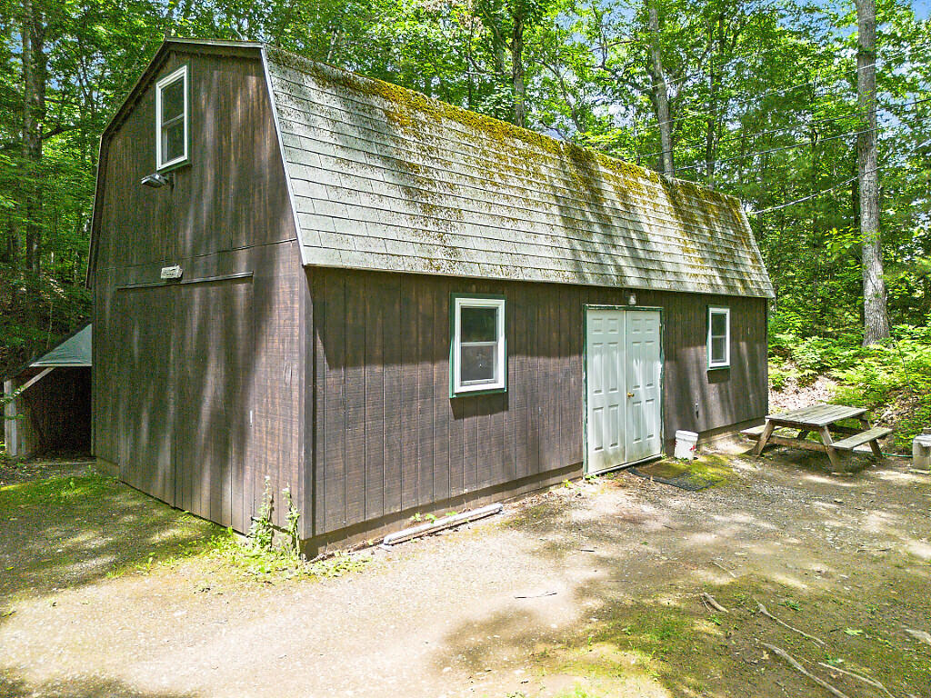 80 Park Lane Property Photo 33