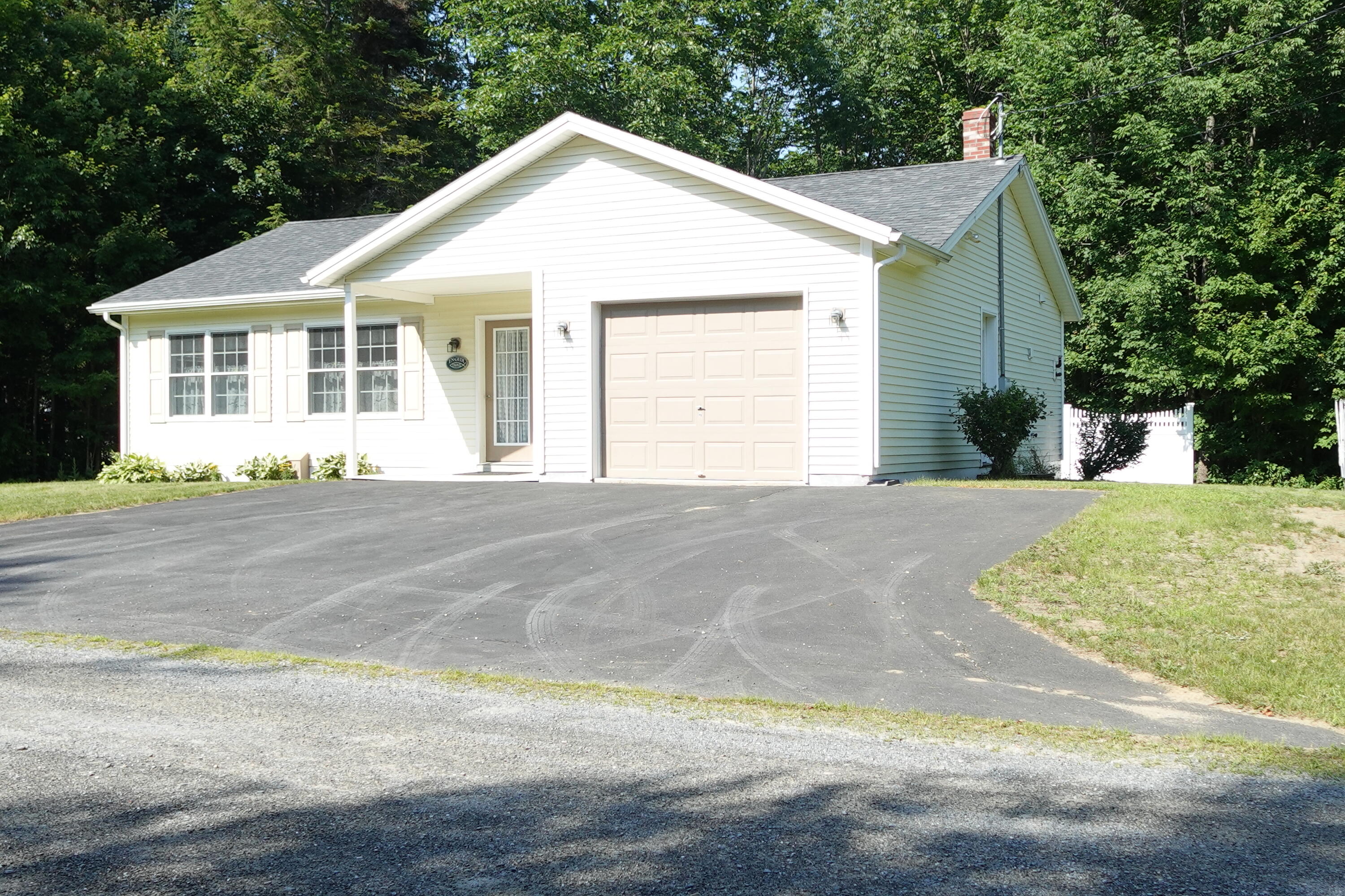 106 Harris Lane Property Photo 1