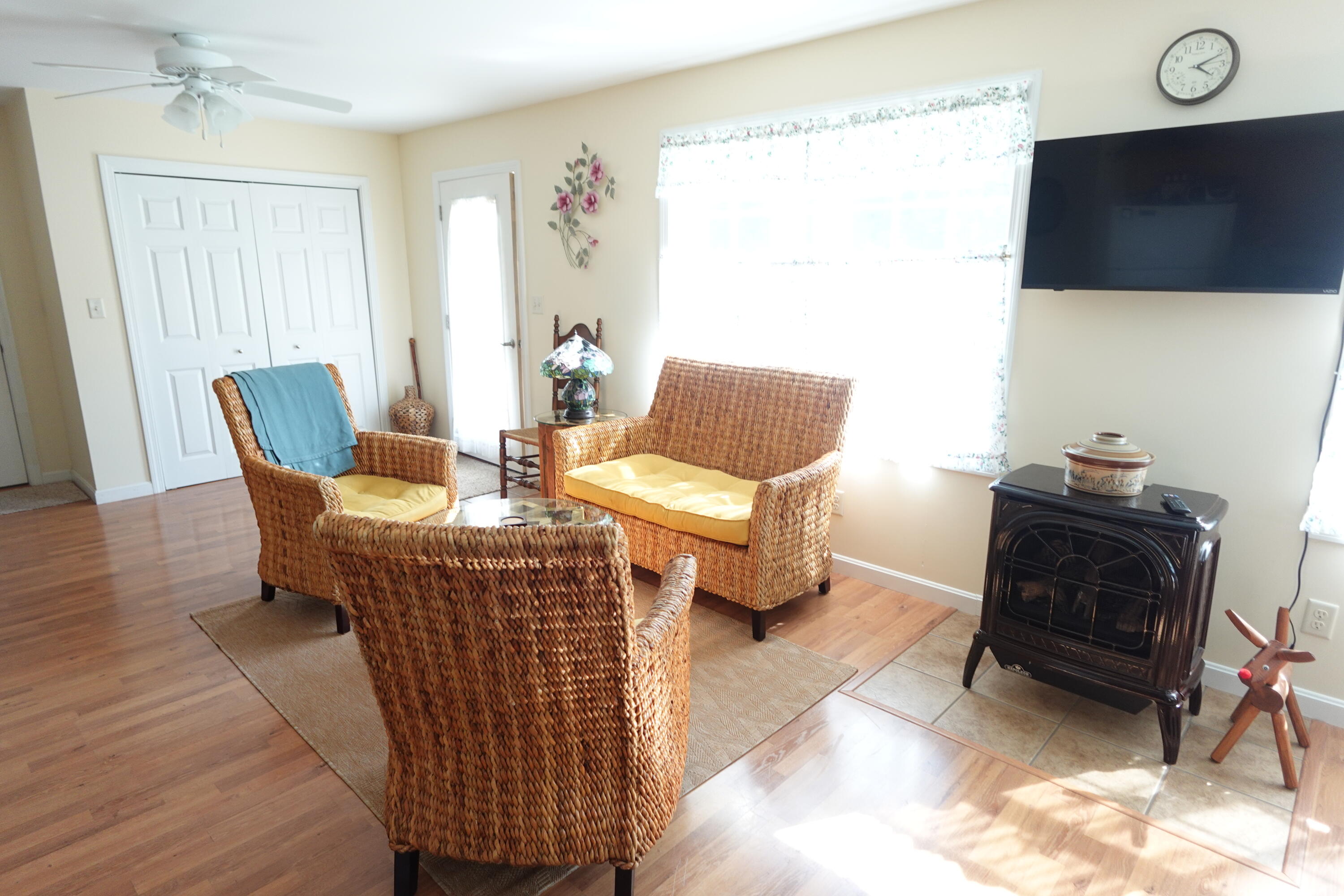 106 Harris Lane Property Photo 8