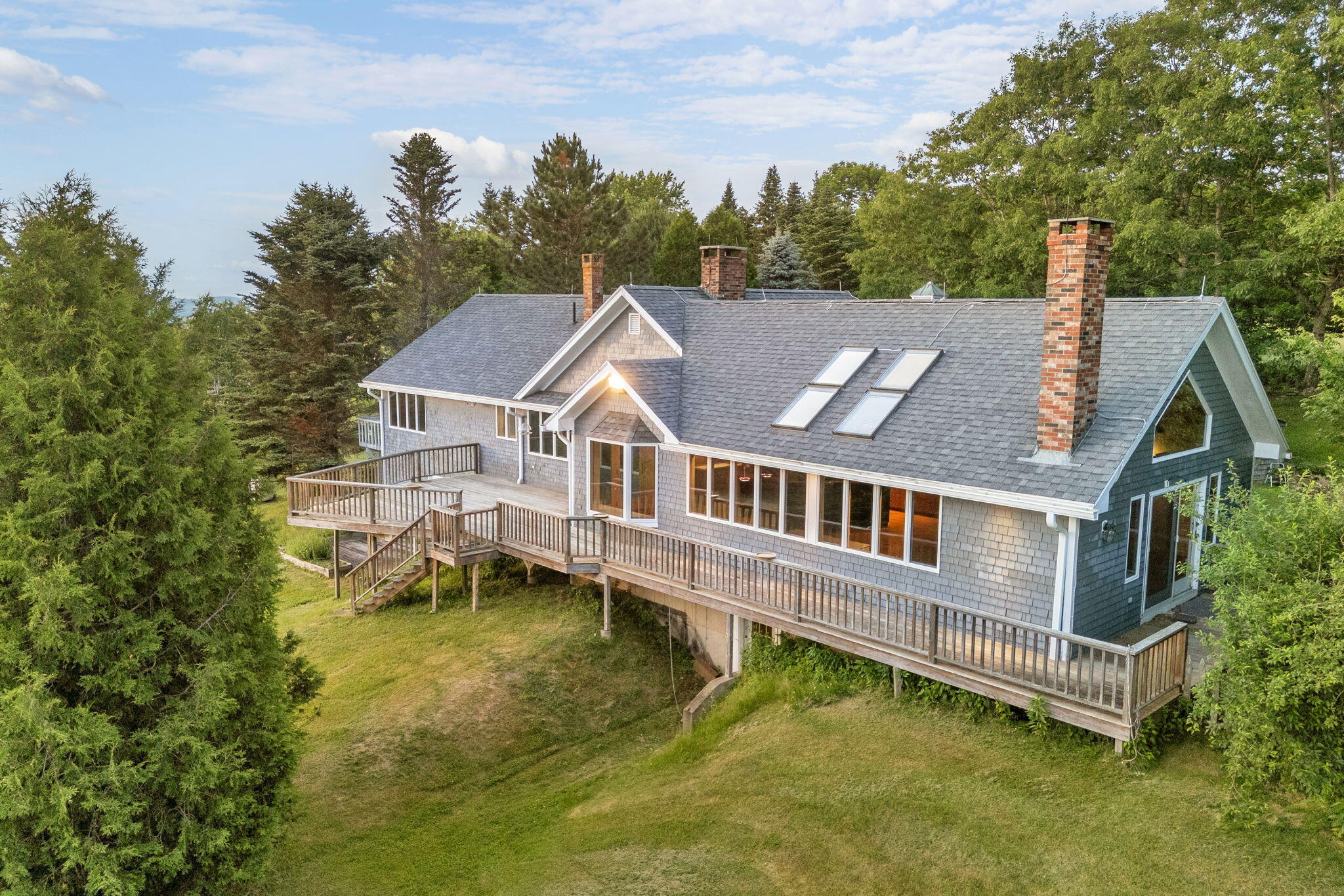 998 Overlock Hill Road Property Photo 1