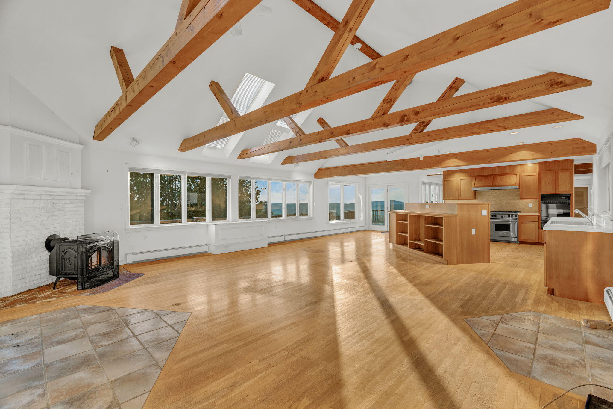 998 Overlock Hill Road Property Photo 10