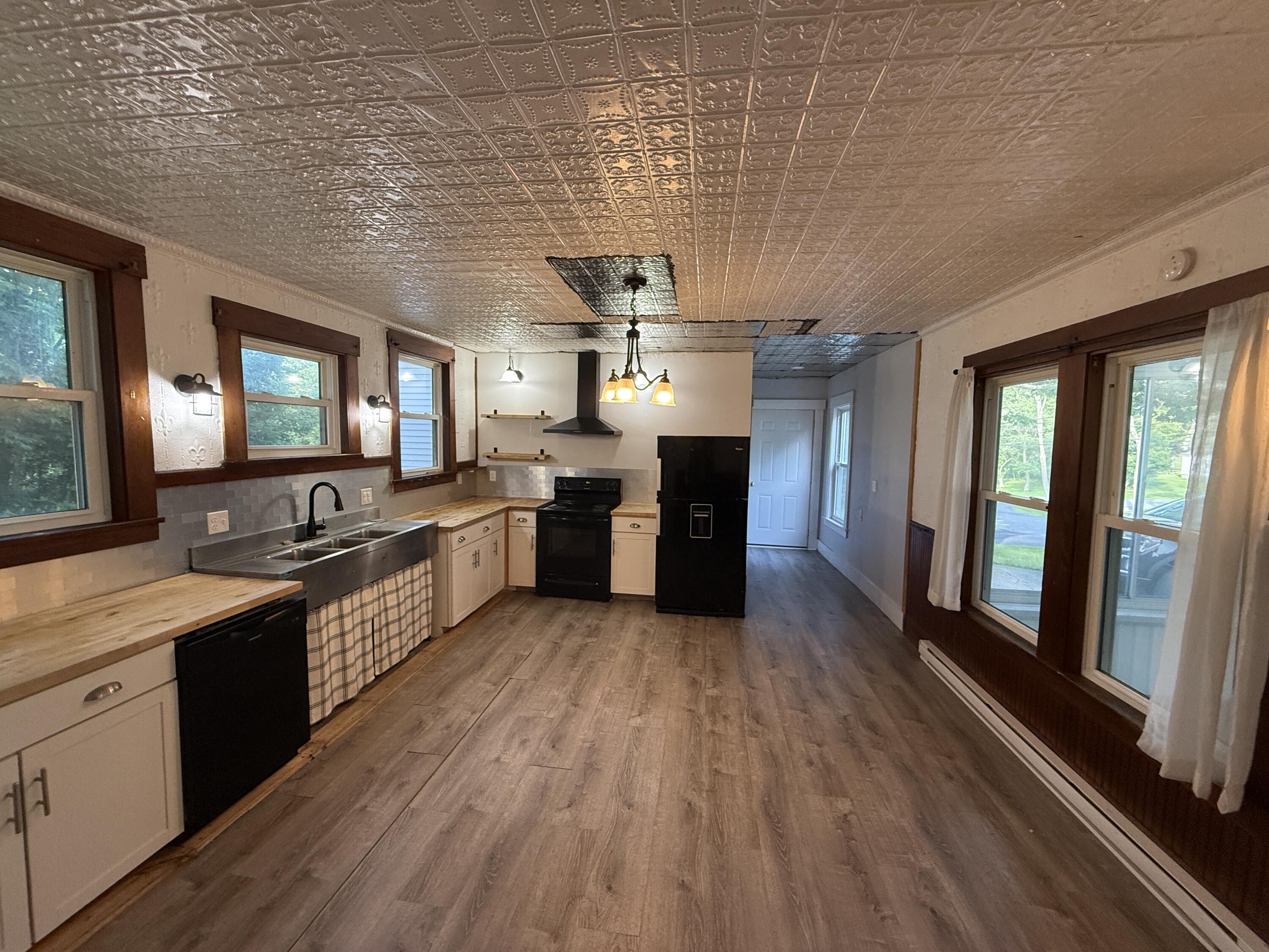 124 Lake Avenue Property Photo 8