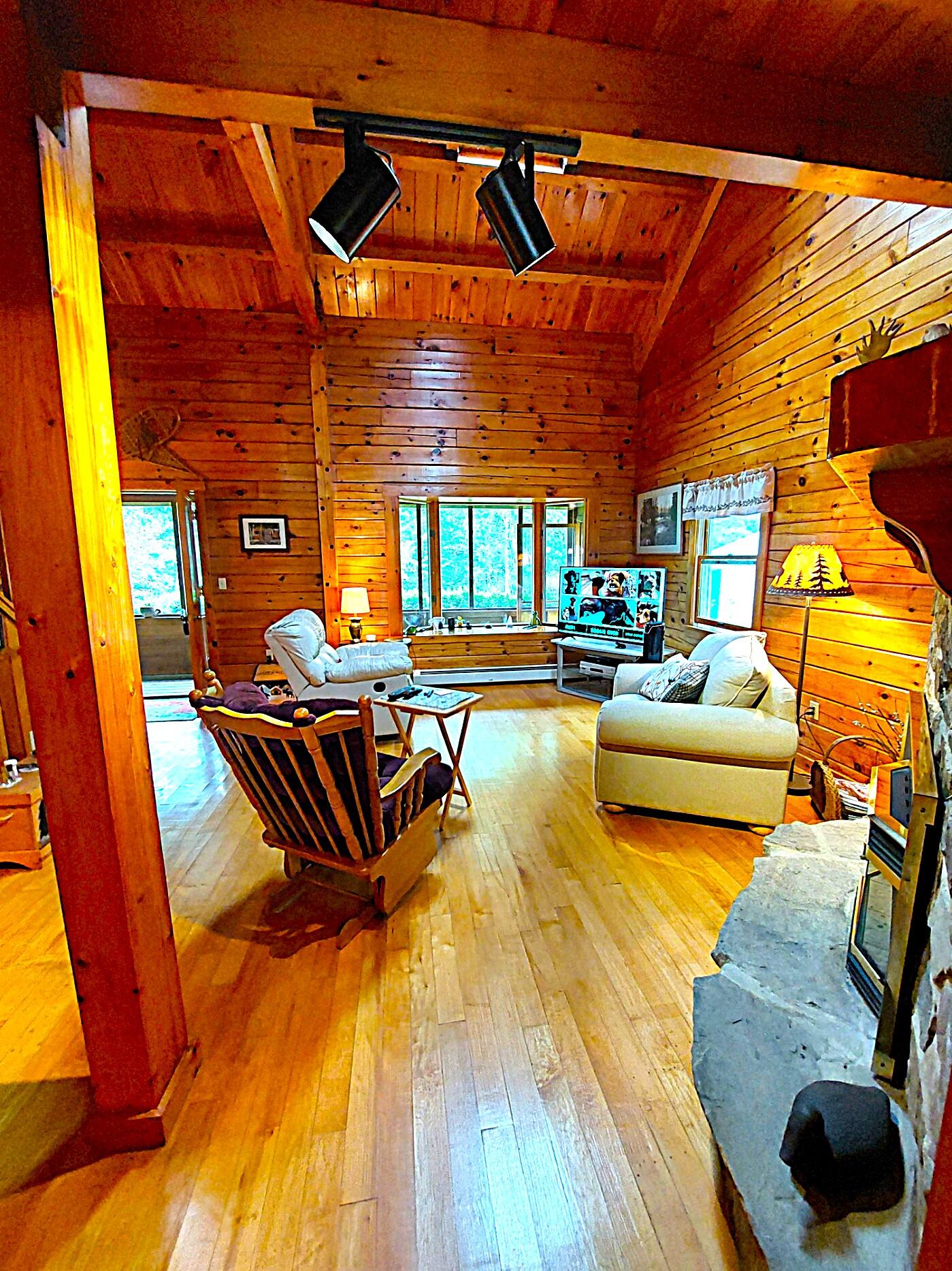 372 Forest Avenue Property Photo 36