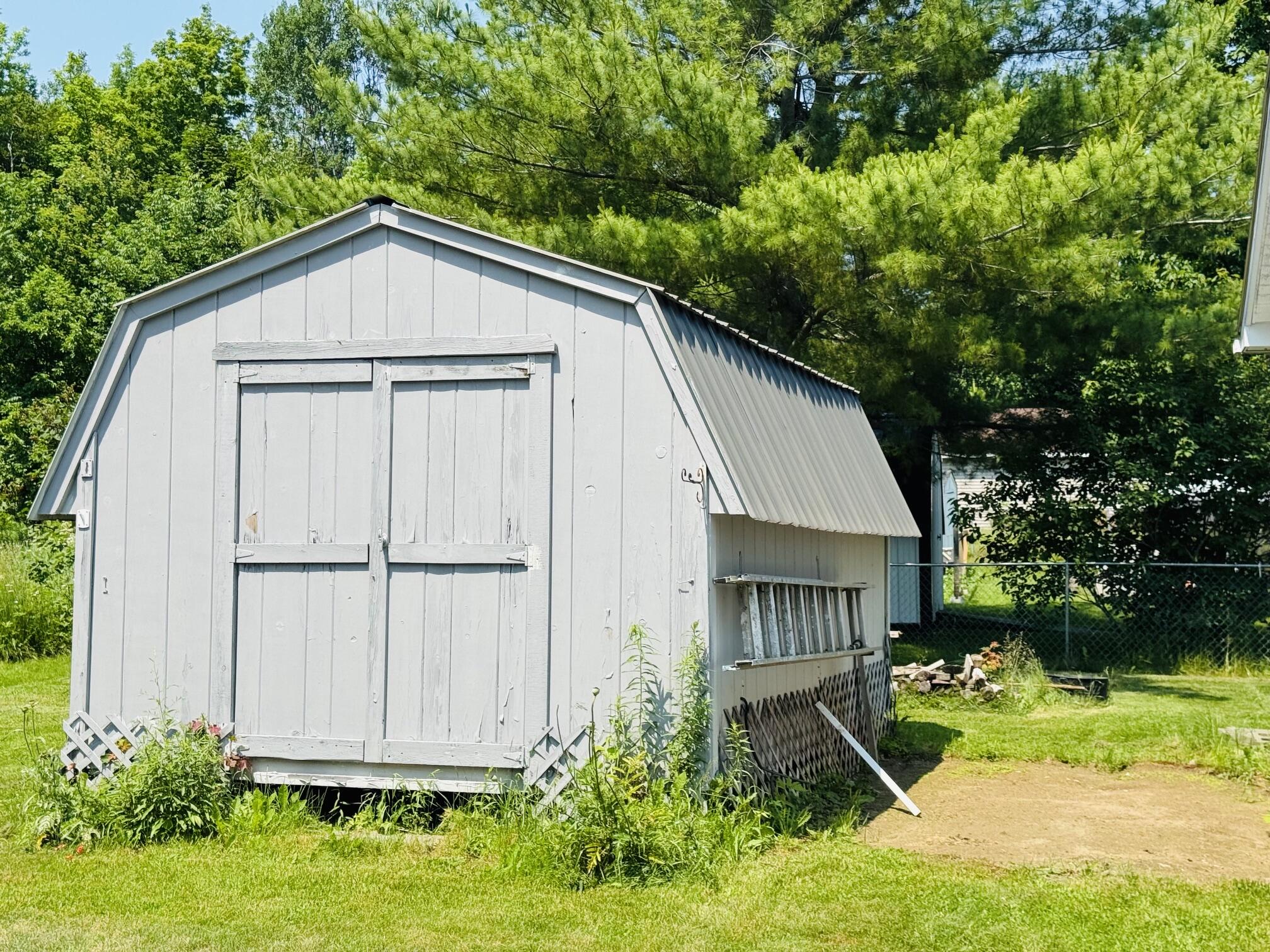 18 Western Avenue Property Photo 4