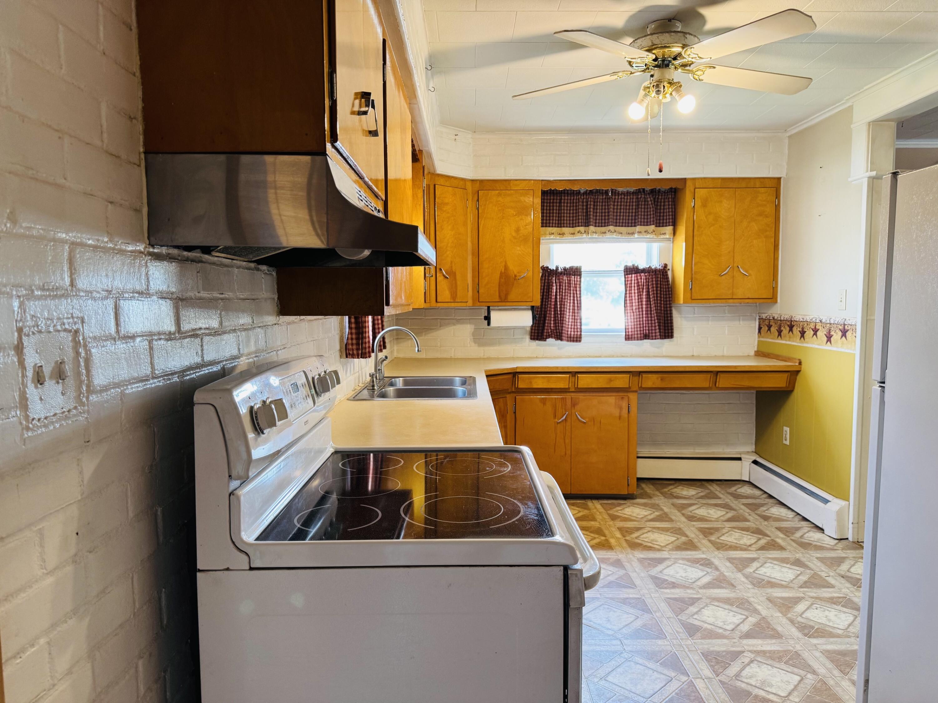 18 Western Avenue Property Photo 9