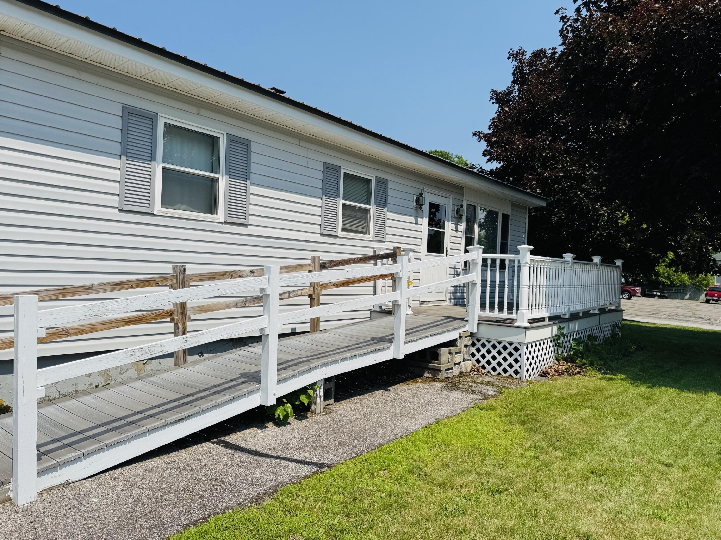 18 Western Avenue Property Photo 22