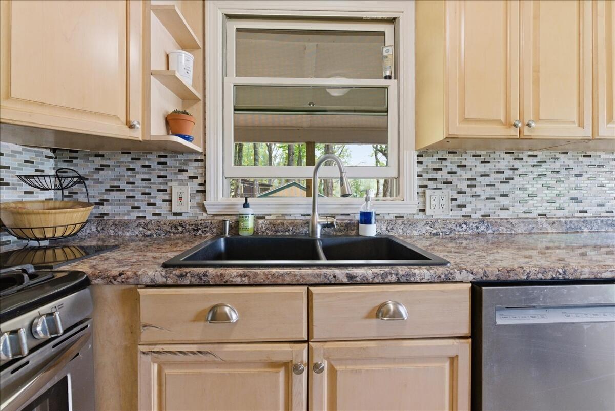 5 Cliff Lane Property Photo 28