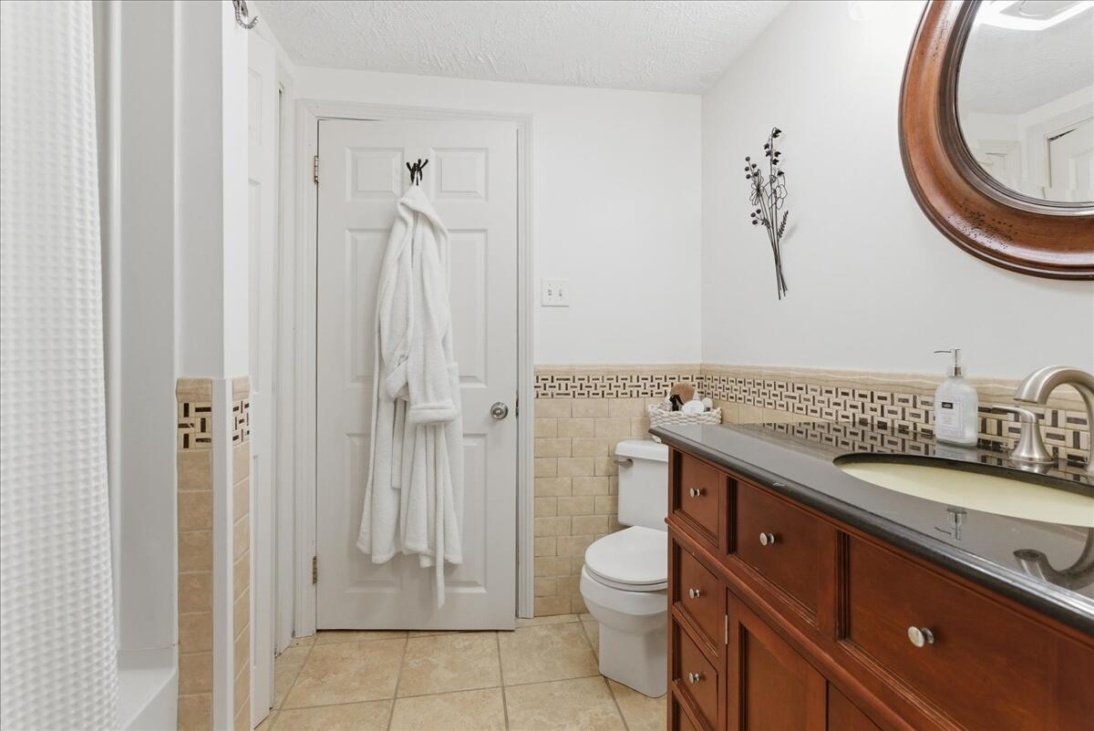 5 Cliff Lane Property Photo 41