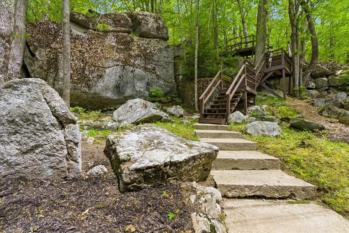 5 Cliff Lane Property Photo 56