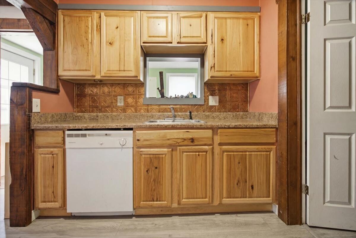 28 Eaton Street Property Photo 6