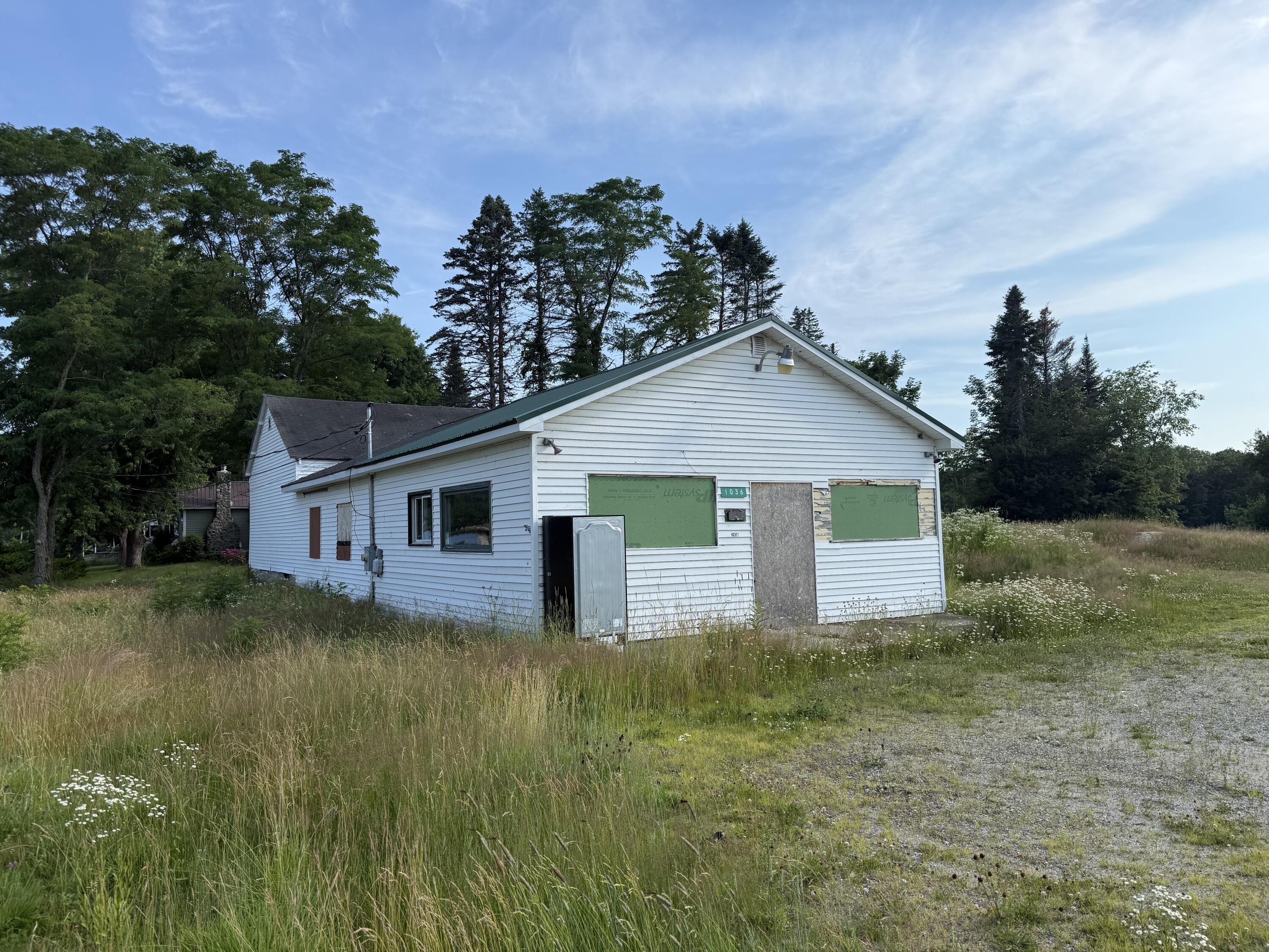 1036 Meadow Road Property Photo 1