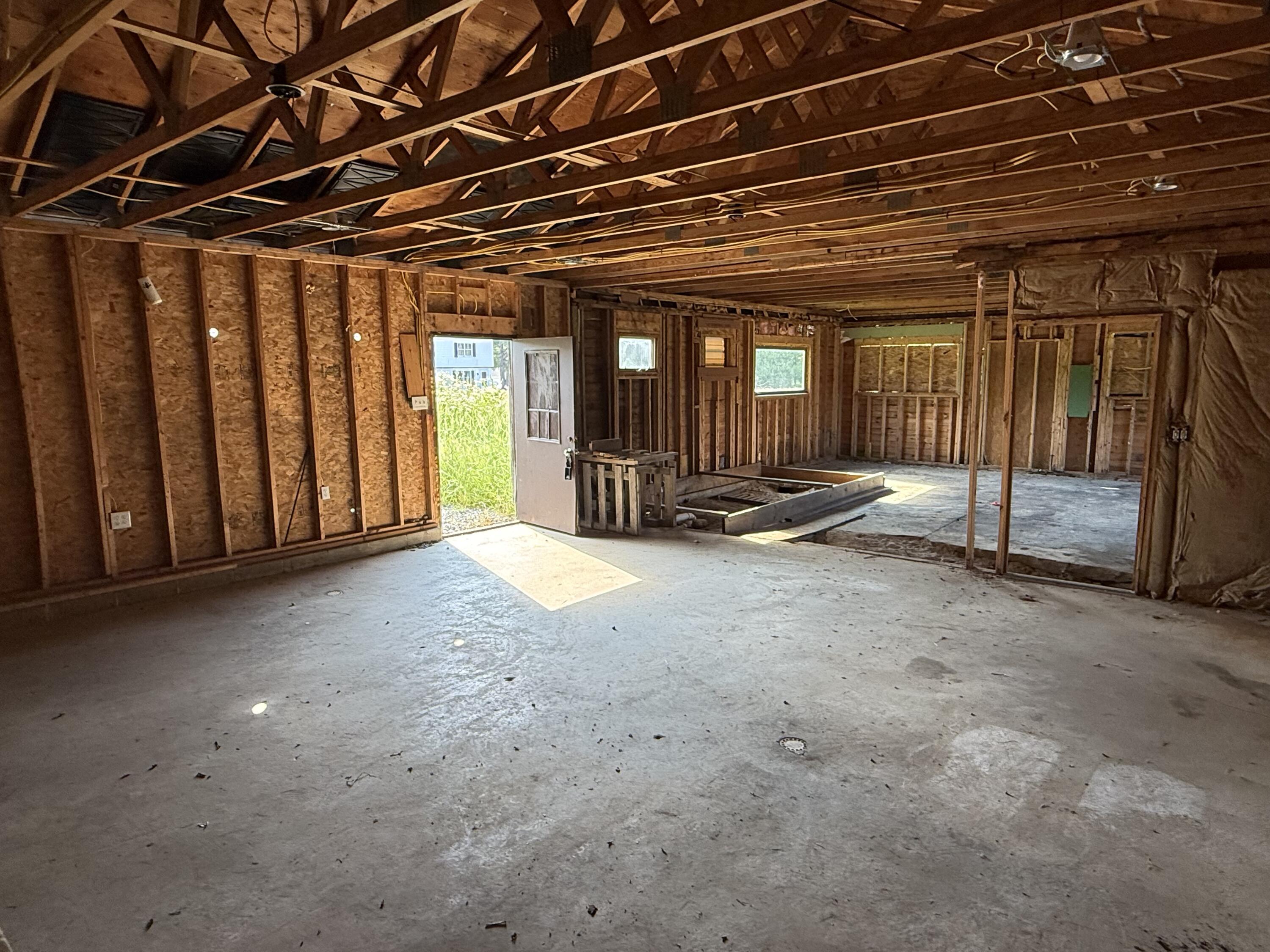 1036 Meadow Road Property Photo 7