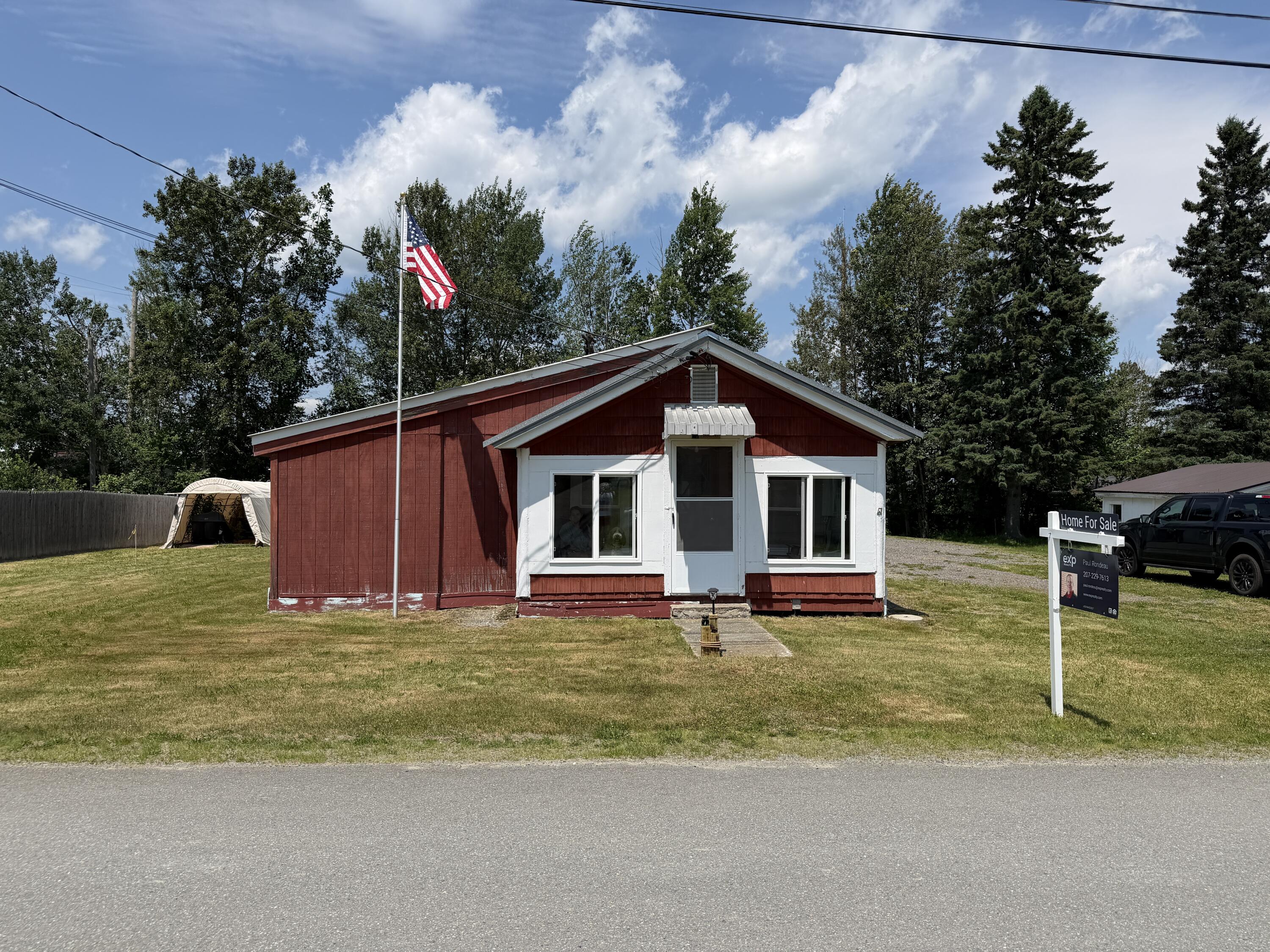 4 Coburn Avenue E Property Photo 1