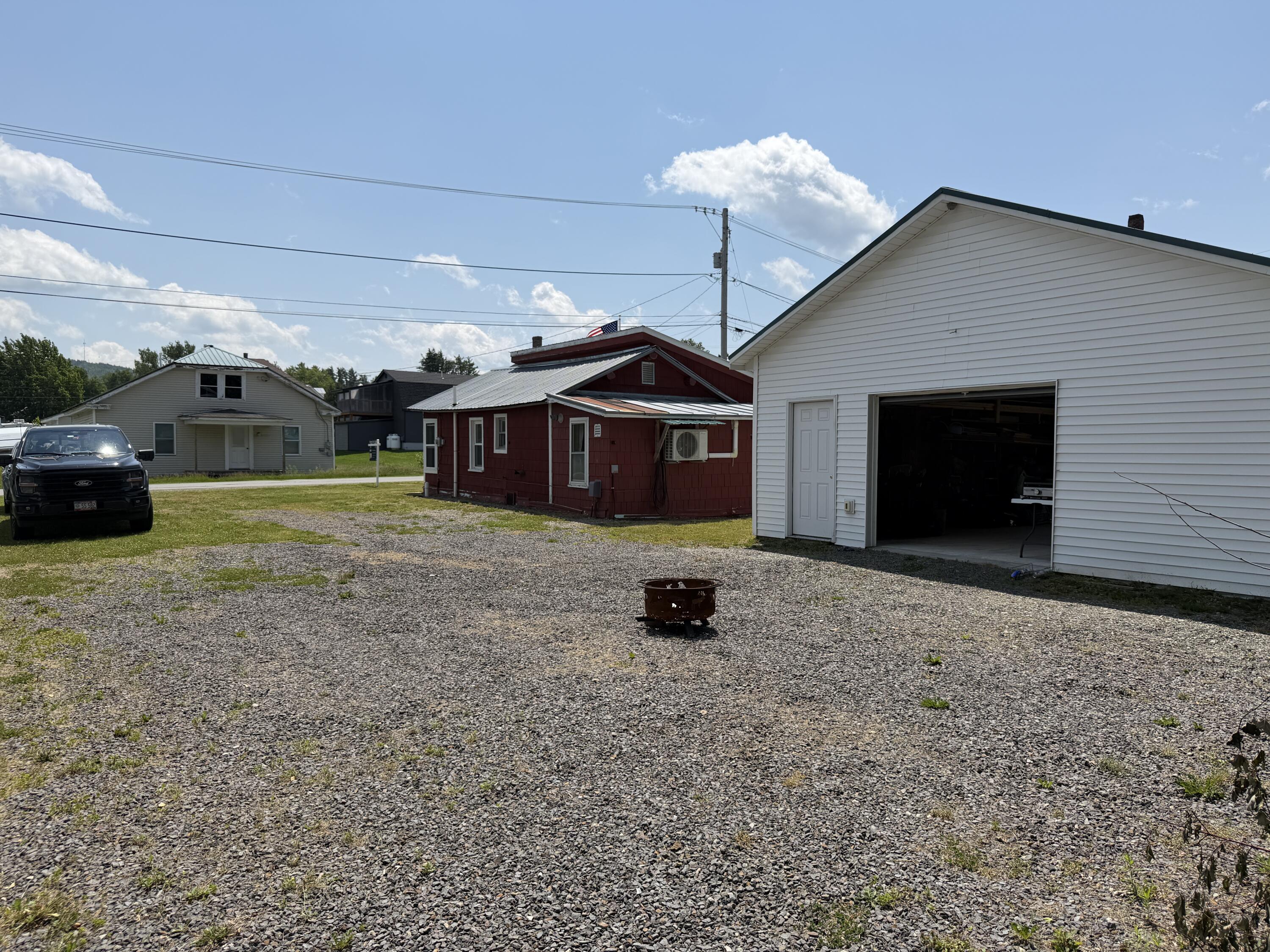 4 Coburn Avenue E Property Photo 5
