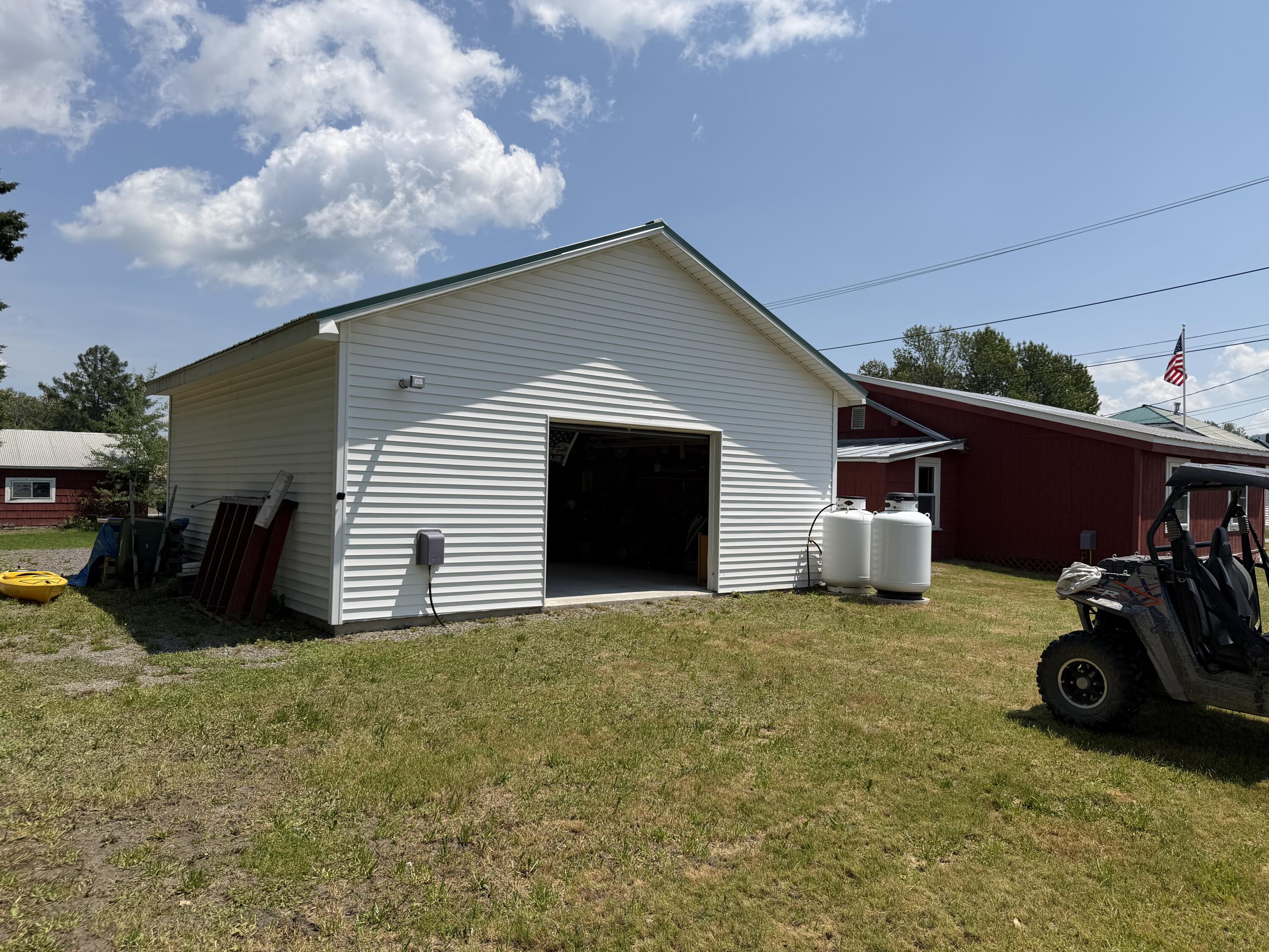 4 Coburn Avenue E Property Photo 7