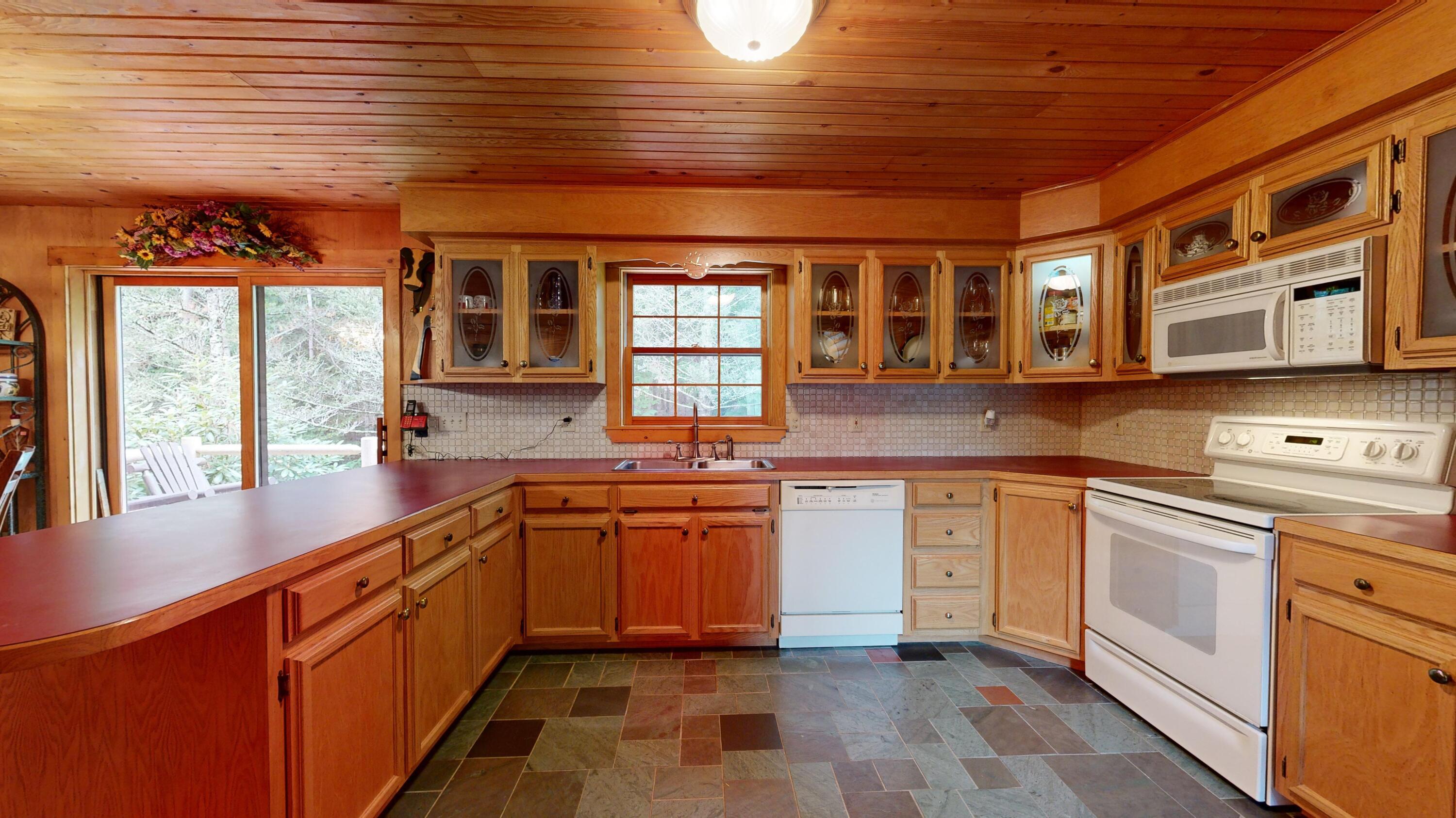 410 Dennis Hill Road Property Photo 5