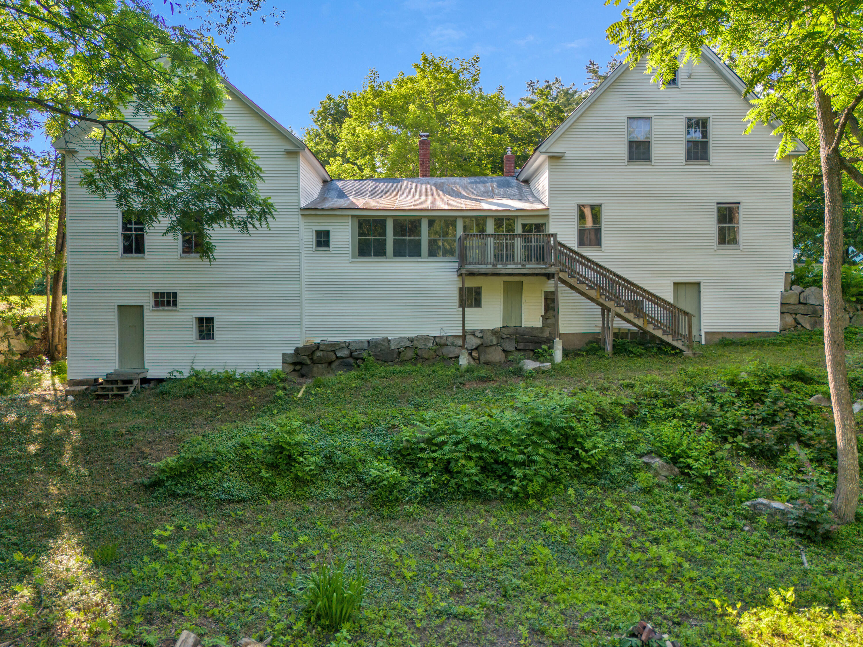 586 Plains Road Property Photo 4